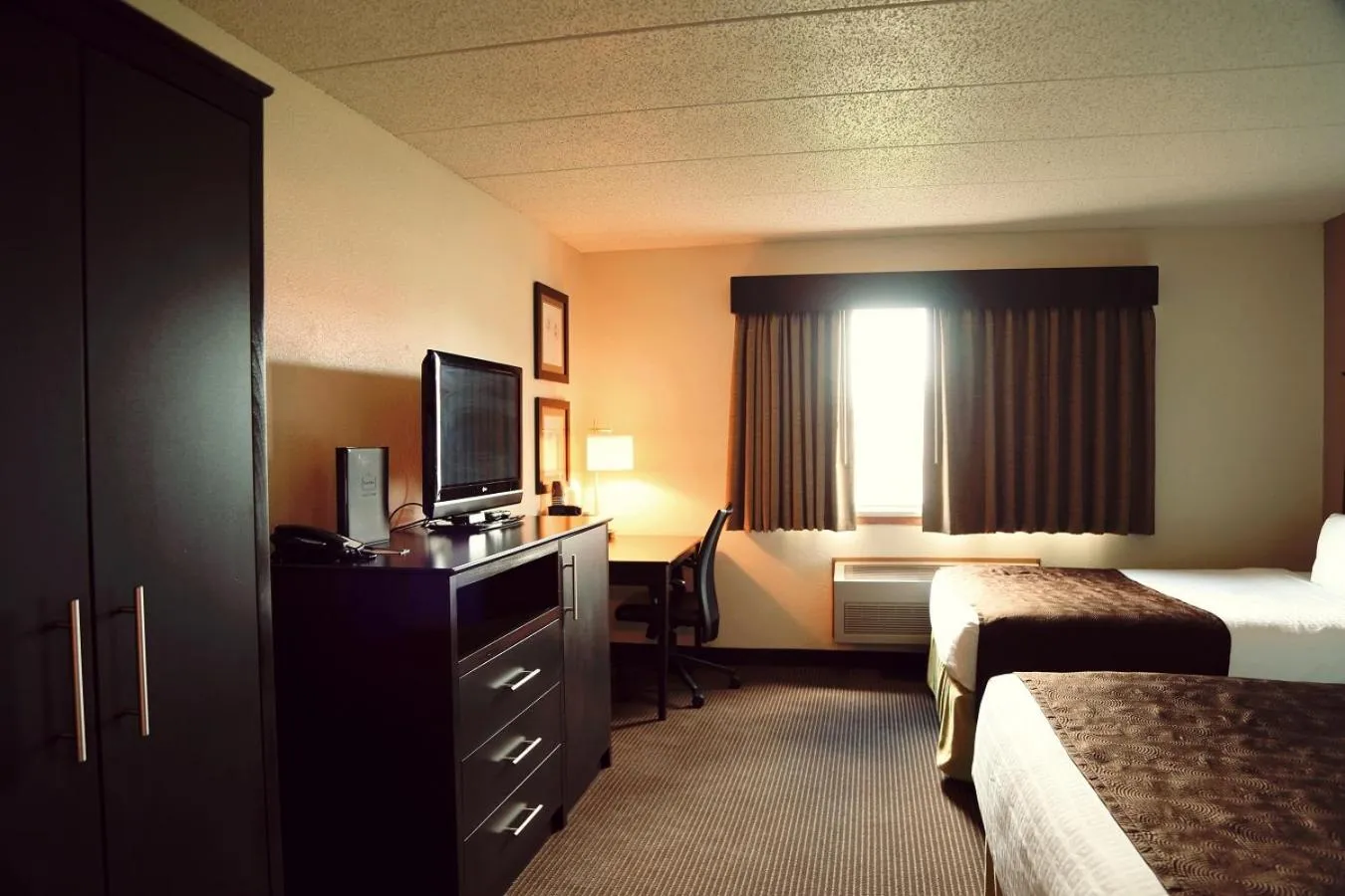 Queen Room - Non-Smoking in AmericInn by Wyndham Wadena