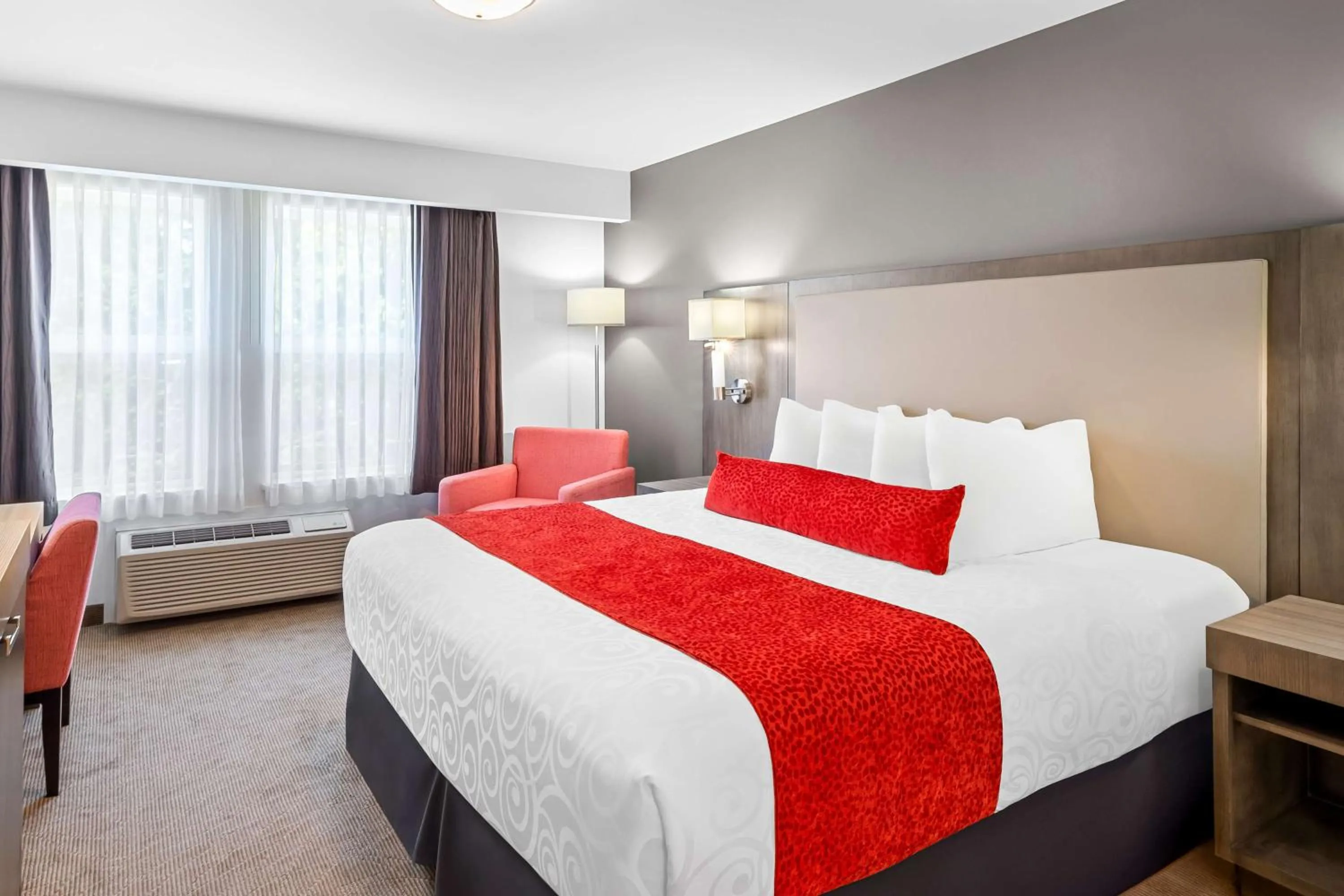 Queen Room in Best Western Cowichan Valley Inn