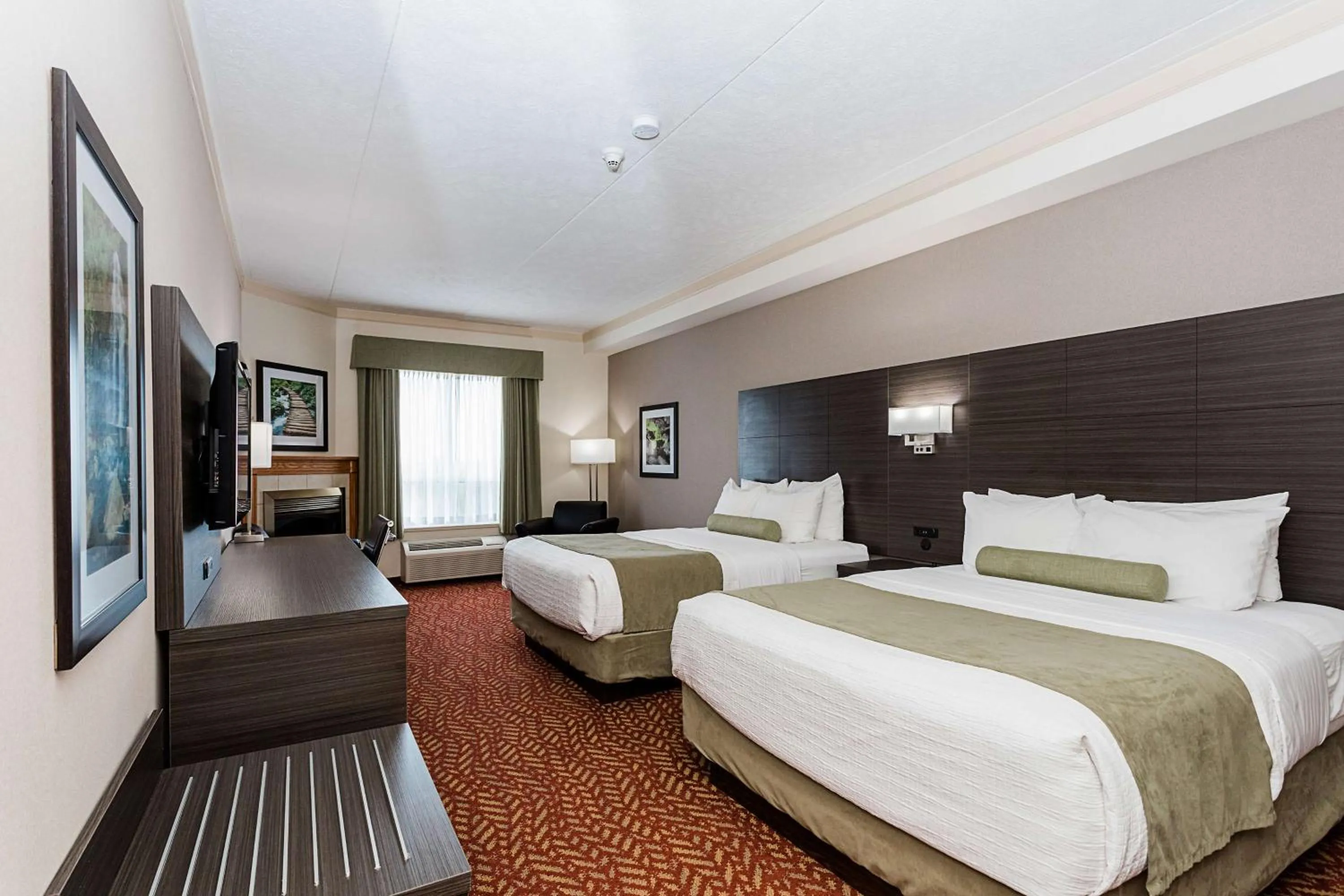 Queen Room with Two Queen Beds with City View - Non-Smoking in Best Western Inn On The Bay