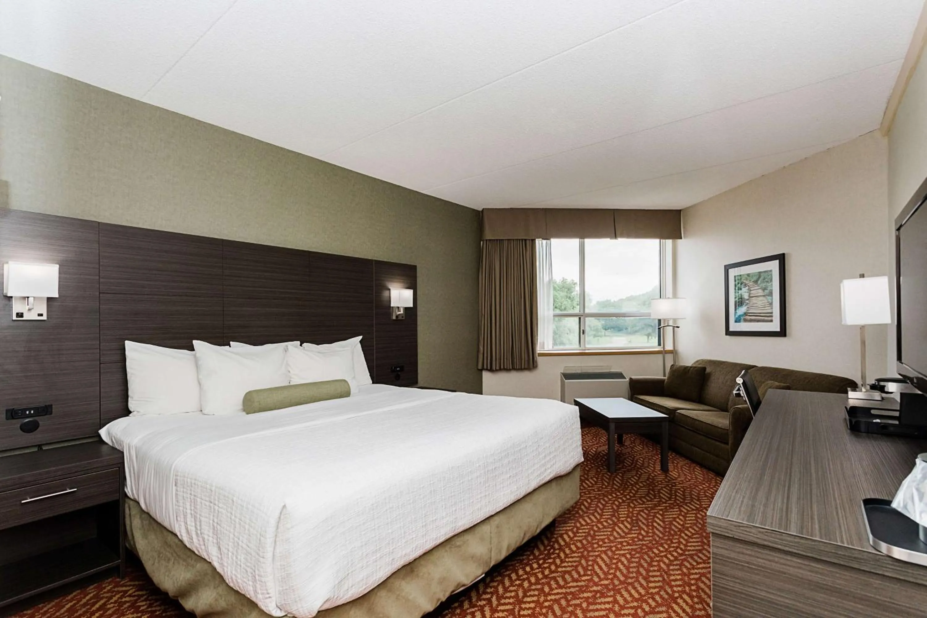 King Room with Sofa Bed in Best Western Inn On The Bay