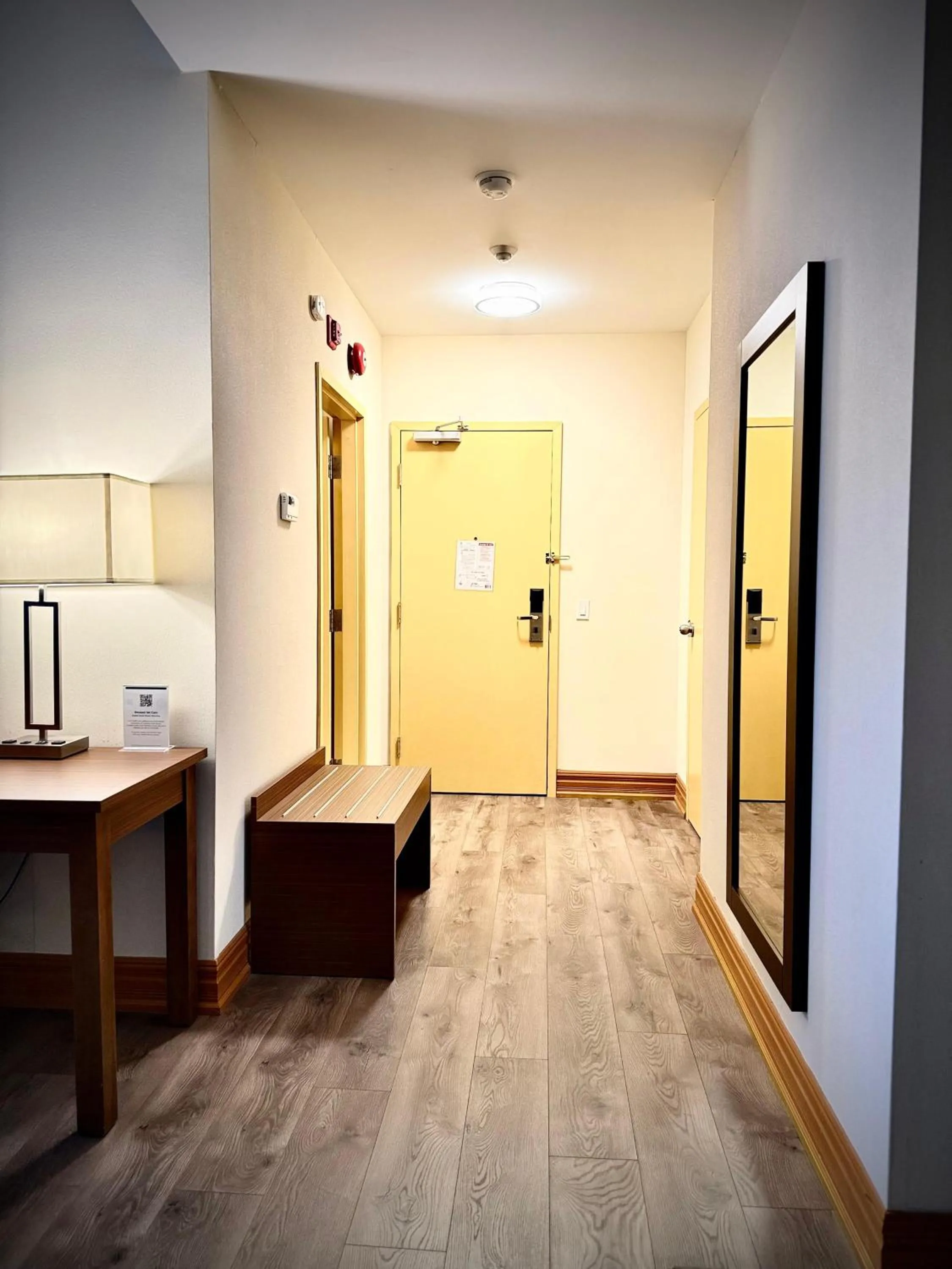 Queen Room in SureStay Plus Hotel by Best Western Kincardine