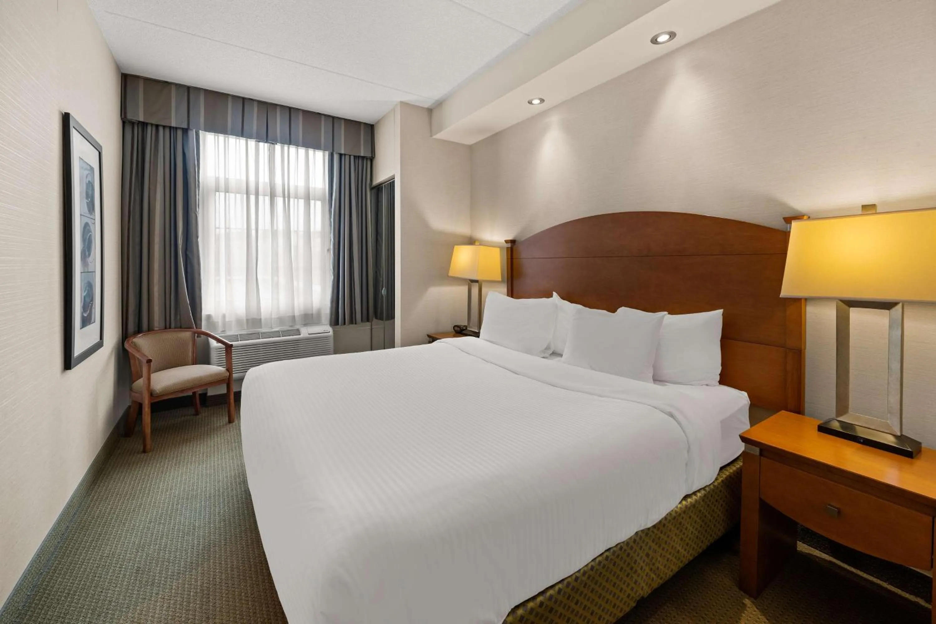 King Suite with Sofa Bed - Non-Smoking in Best Western Plus Orangeville Inn & Suites