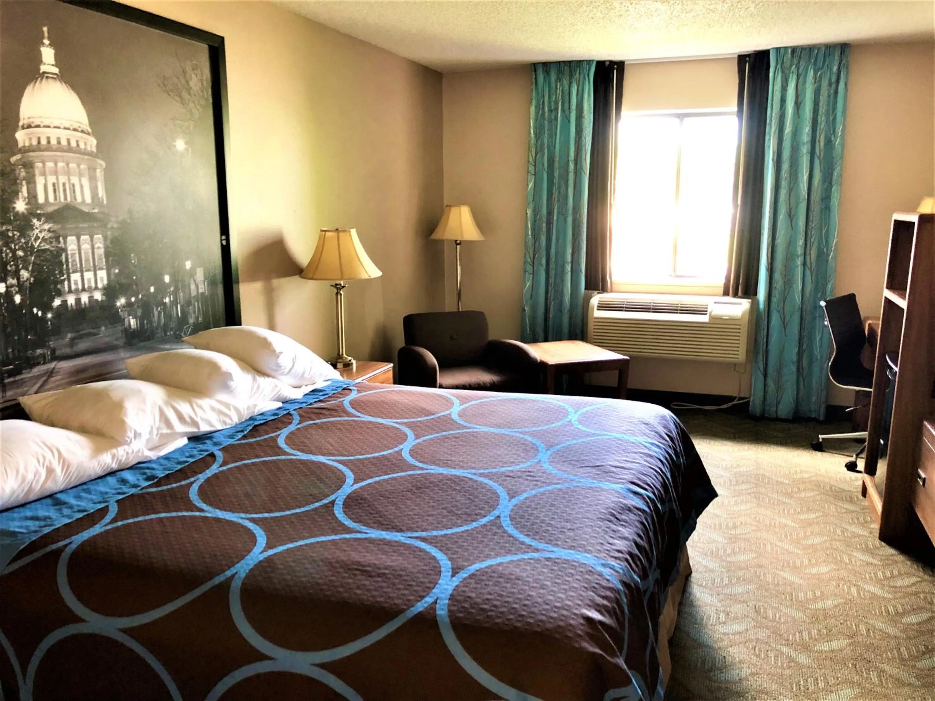 King Room - Non-Smoking in Super 8 by Wyndham Dodgeville