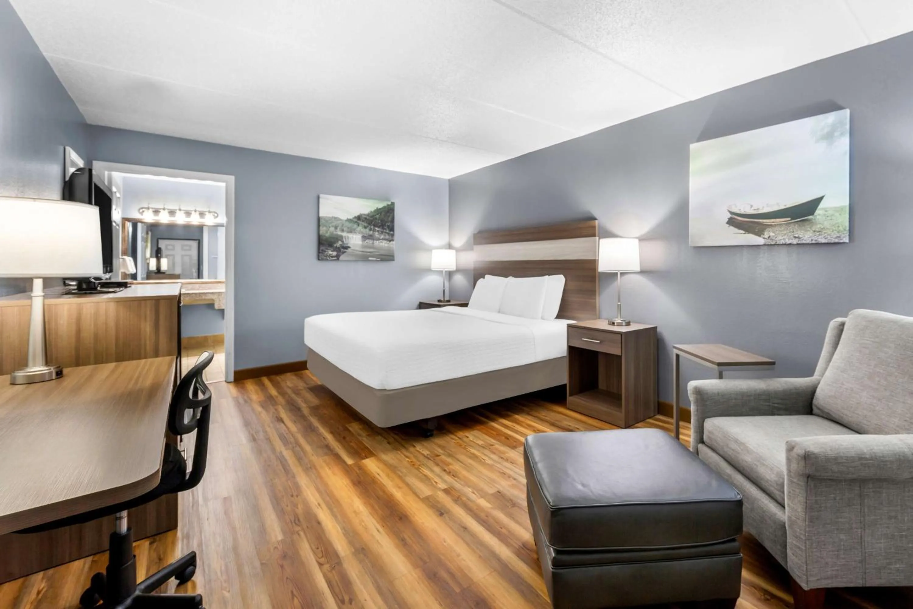 King Room - Disability Access/Non-Smoking in Best Western Wilderness Trail Inn