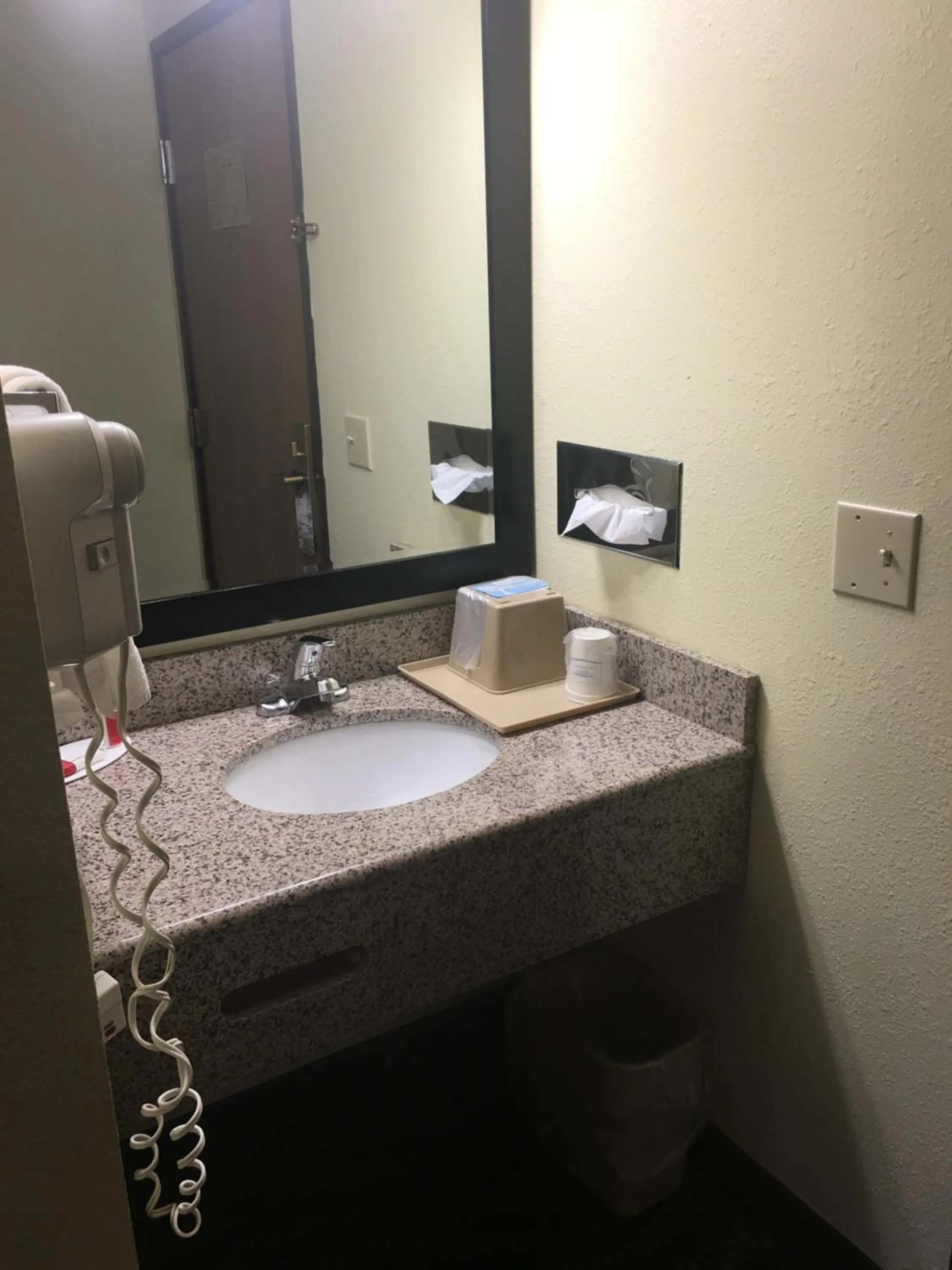 King Room with Jetted Tub - Non-Smoking in Super 8 by Wyndham Newton