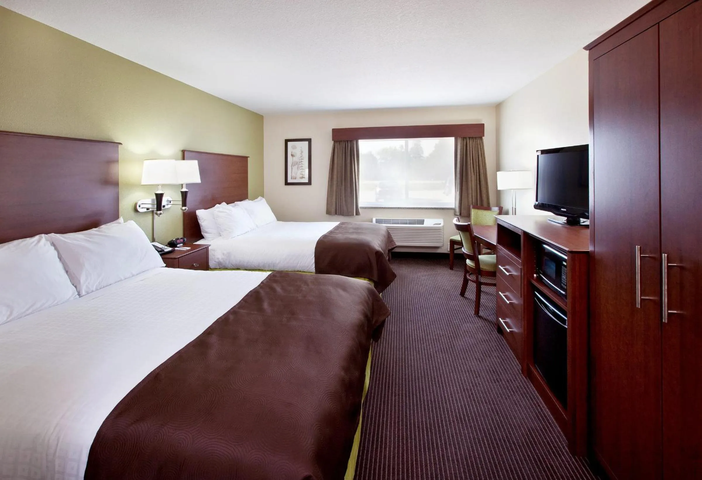Deluxe Queen Room - Mobility Access/Non-Smoking in AmericInn by Wyndham Osage