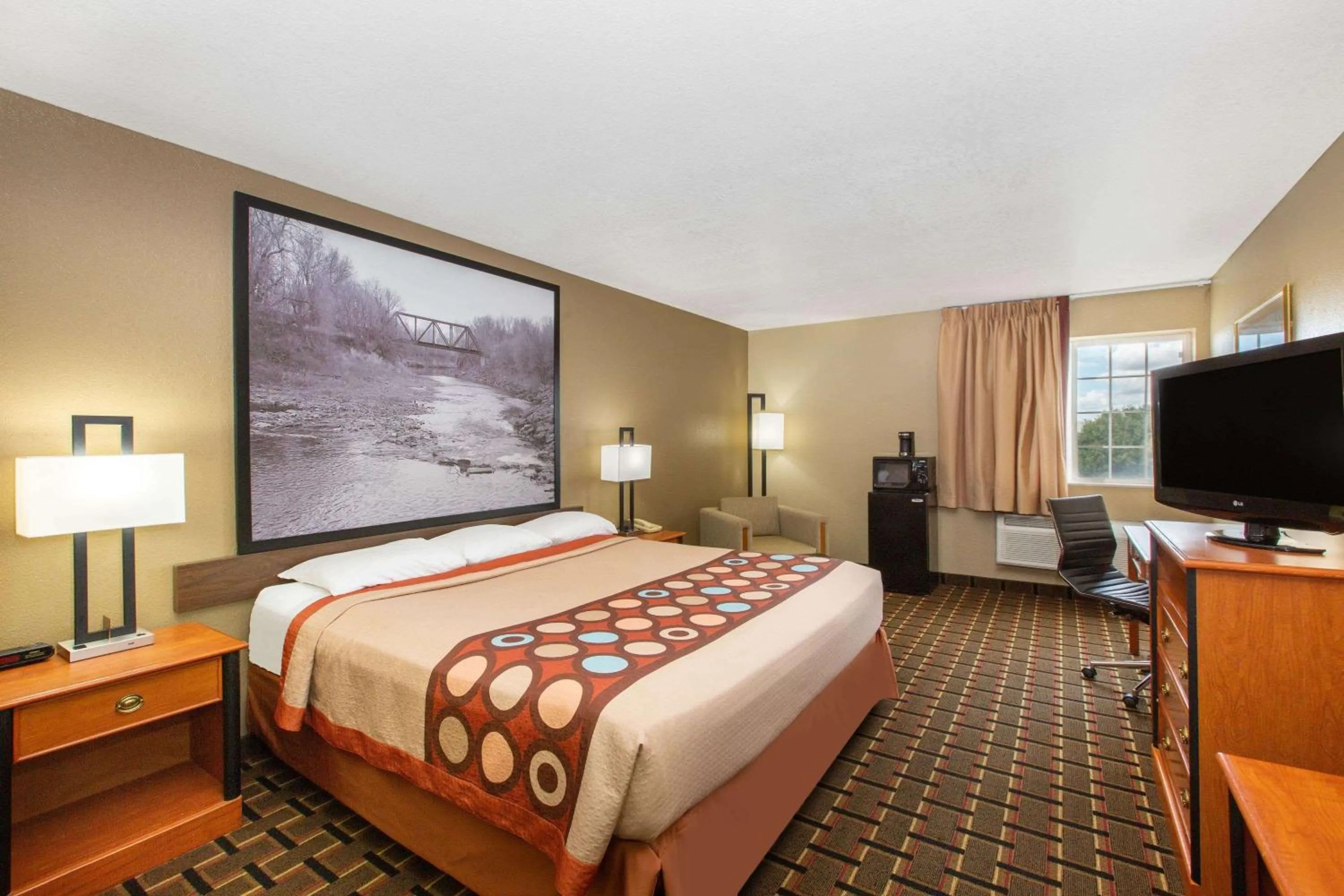 King Room - Non-Smoking in Super 8 by Wyndham Ottawa