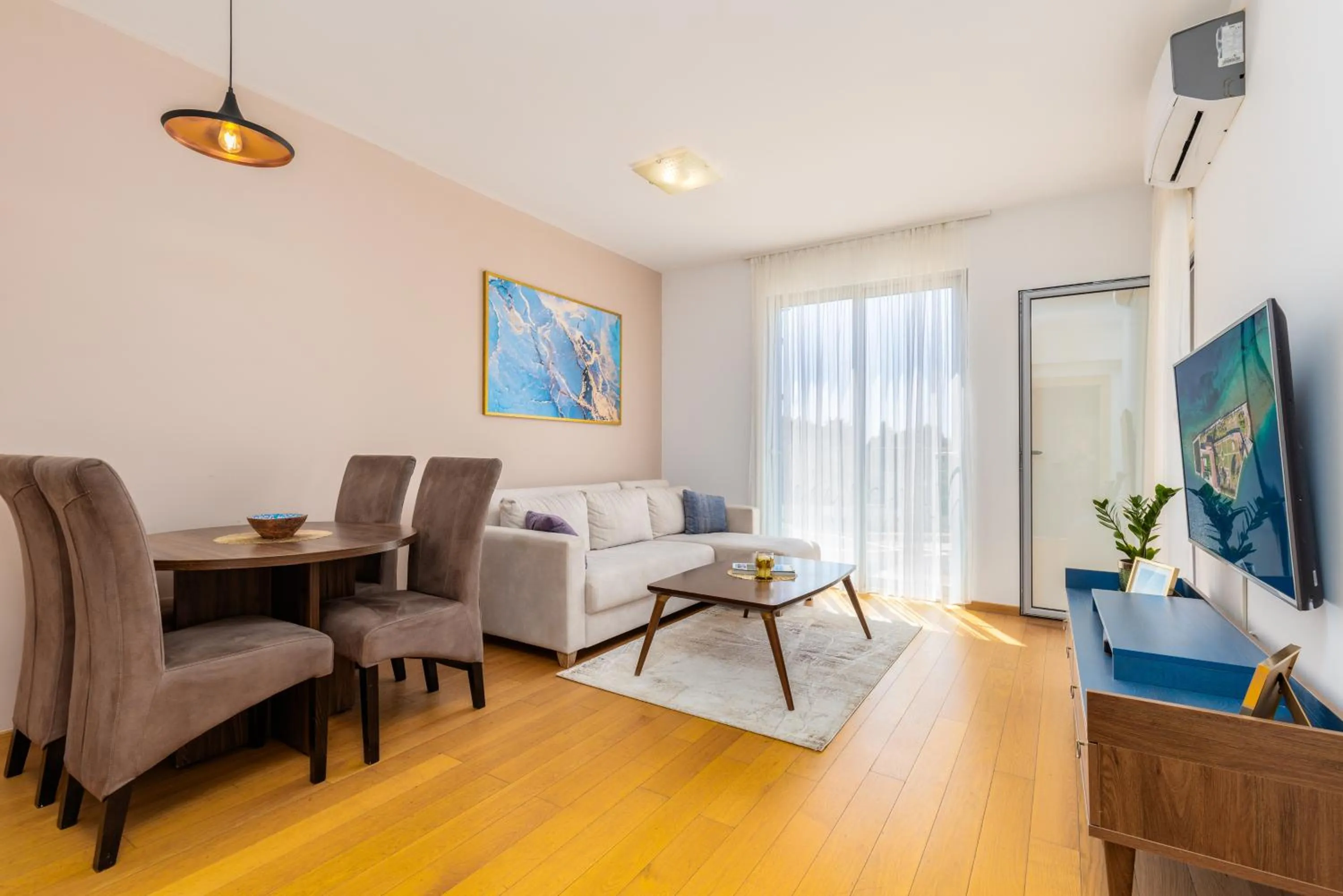 One-Bedroom Apartment with Balcony in Apart hotel M S KATUNJANIN