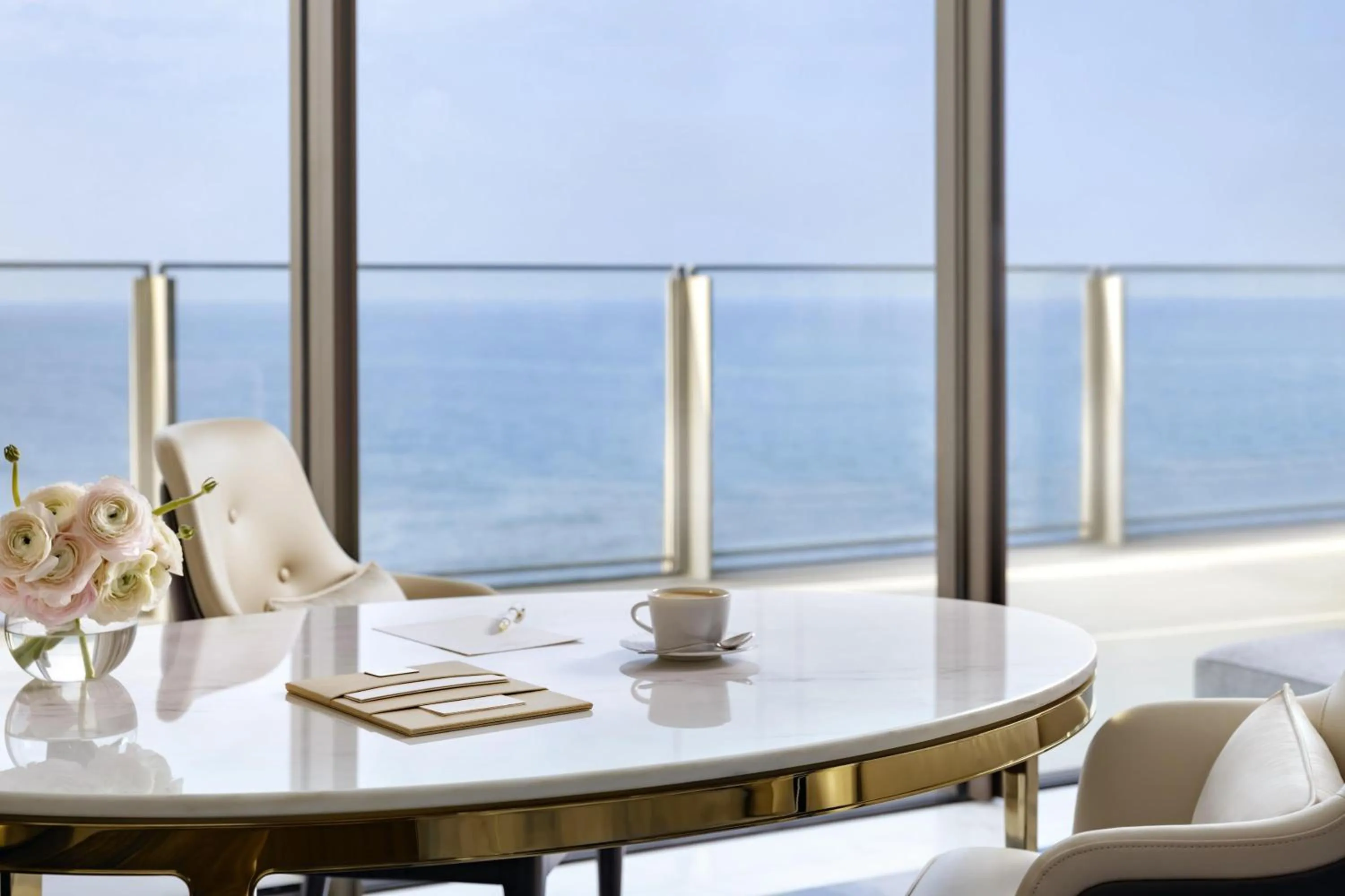 Seascape King Room in Atlantis The Royal