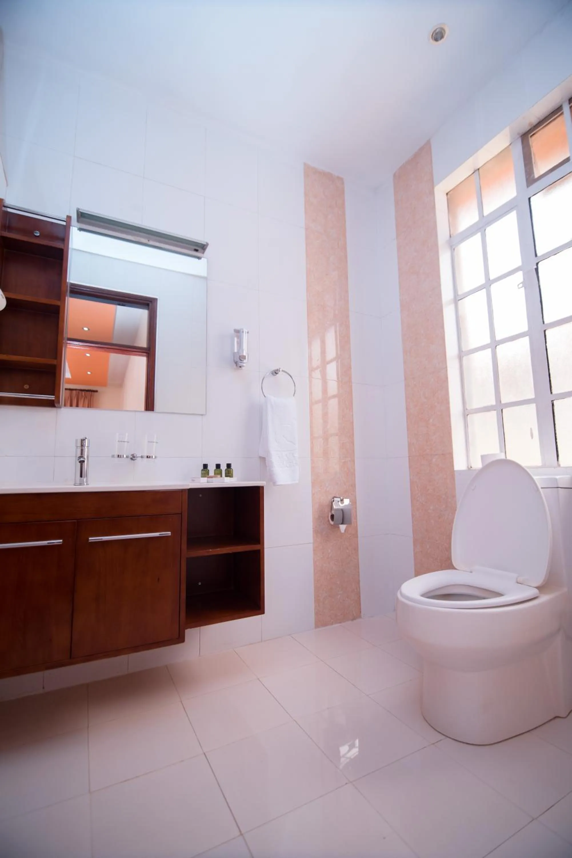 Deluxe Double Room in Falcon Heights Hotel