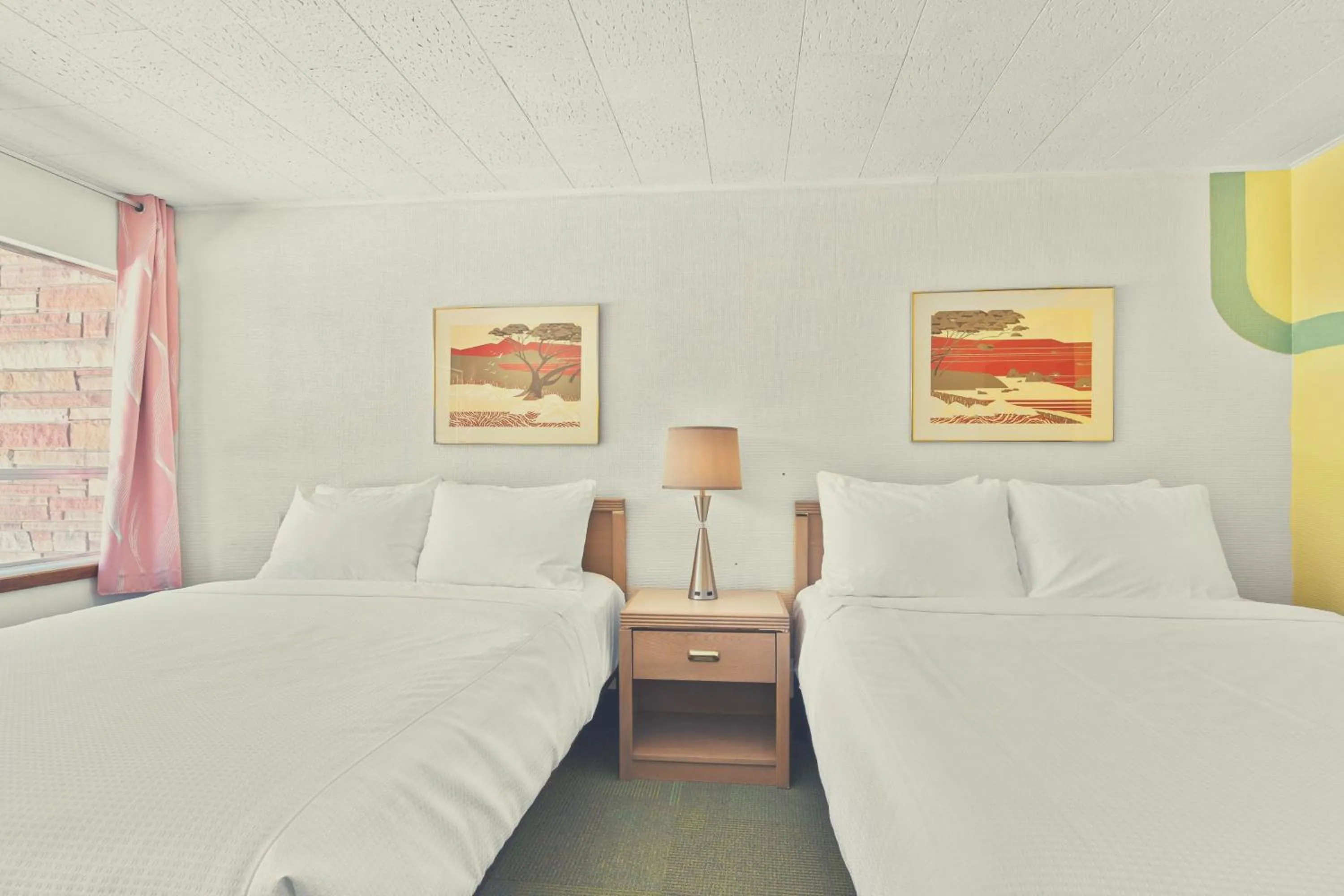 Queen Room with Balcony in Stardust Motel Wallace