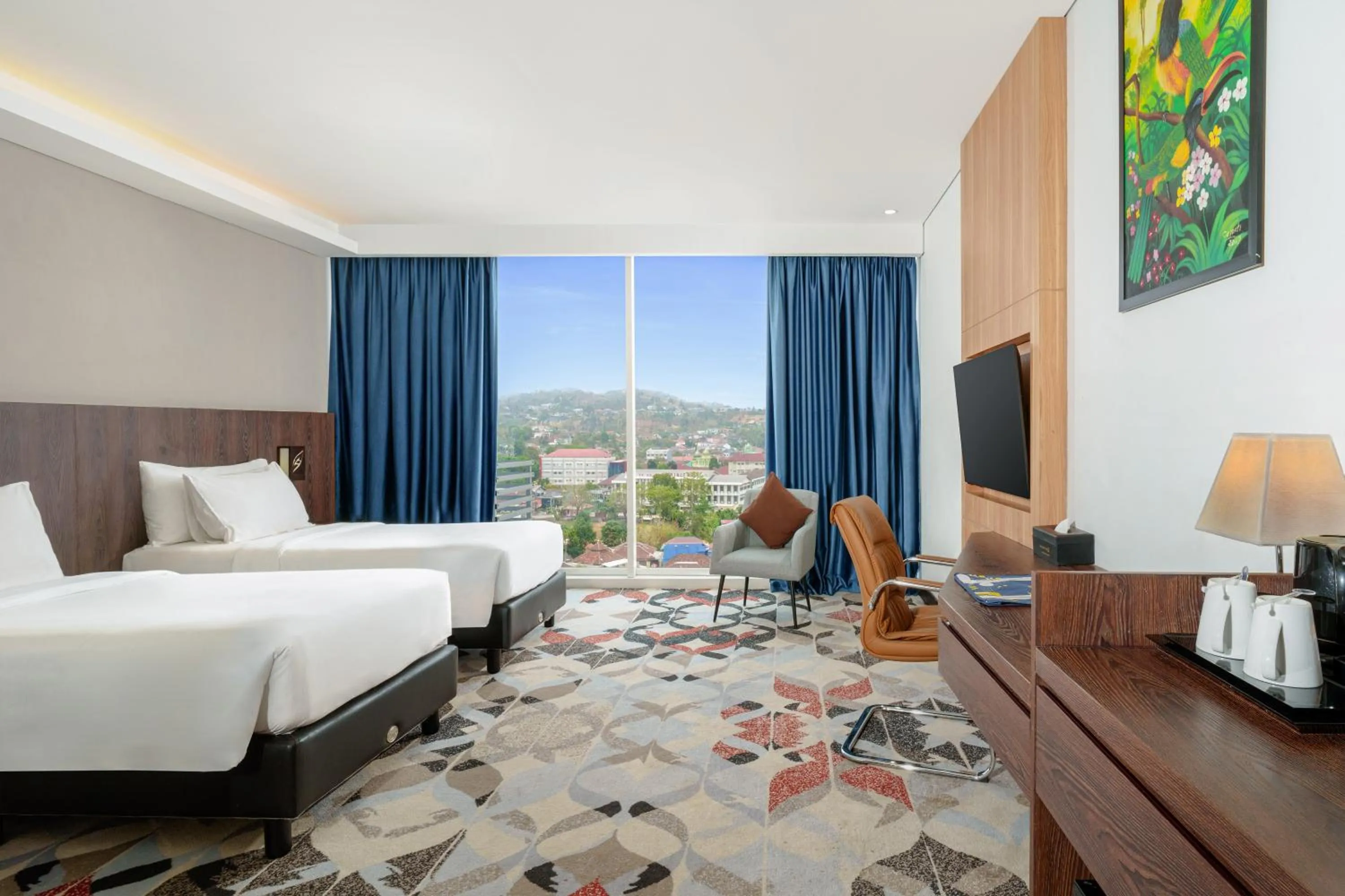 Superior Room - 2 Single Beds - City View in Golden Tulip Springhill Lampung