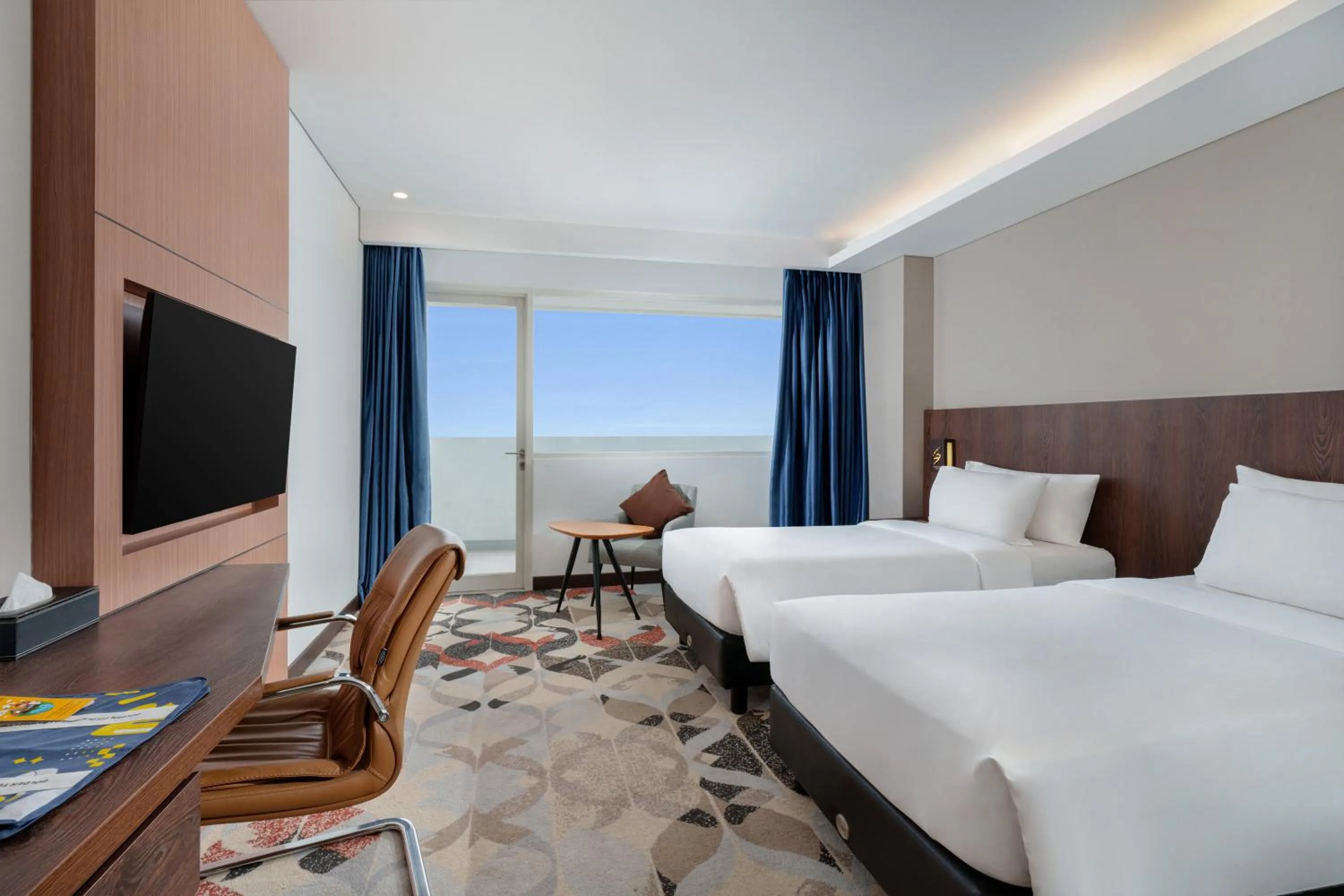 Deluxe Room 2 Single Beds Sea View in Golden Tulip Springhill Lampung