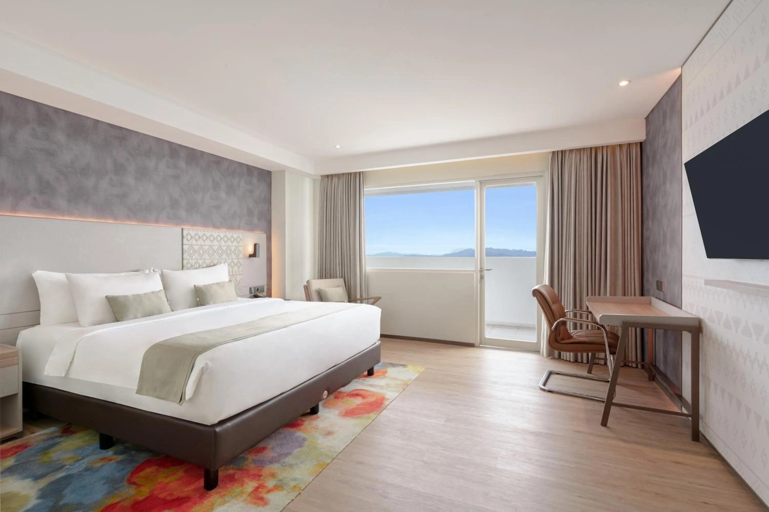 Grand Deluxe Room - 1 Queen Bed - Balcony - Sea View in Golden Tulip Springhill Lampung