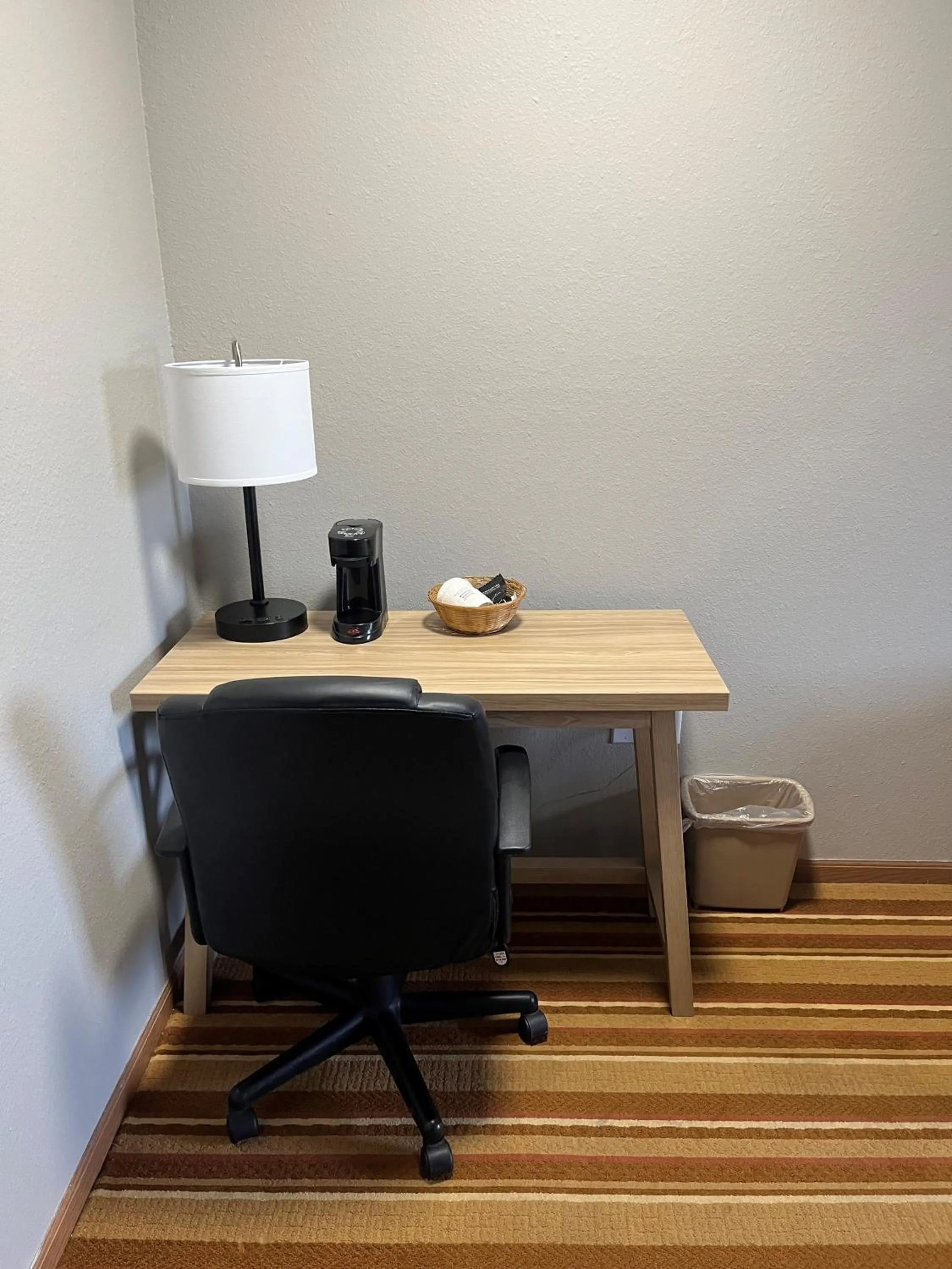 Queen Room - Disability Access/Non-Smoking in Super 8 by Wyndham Blair