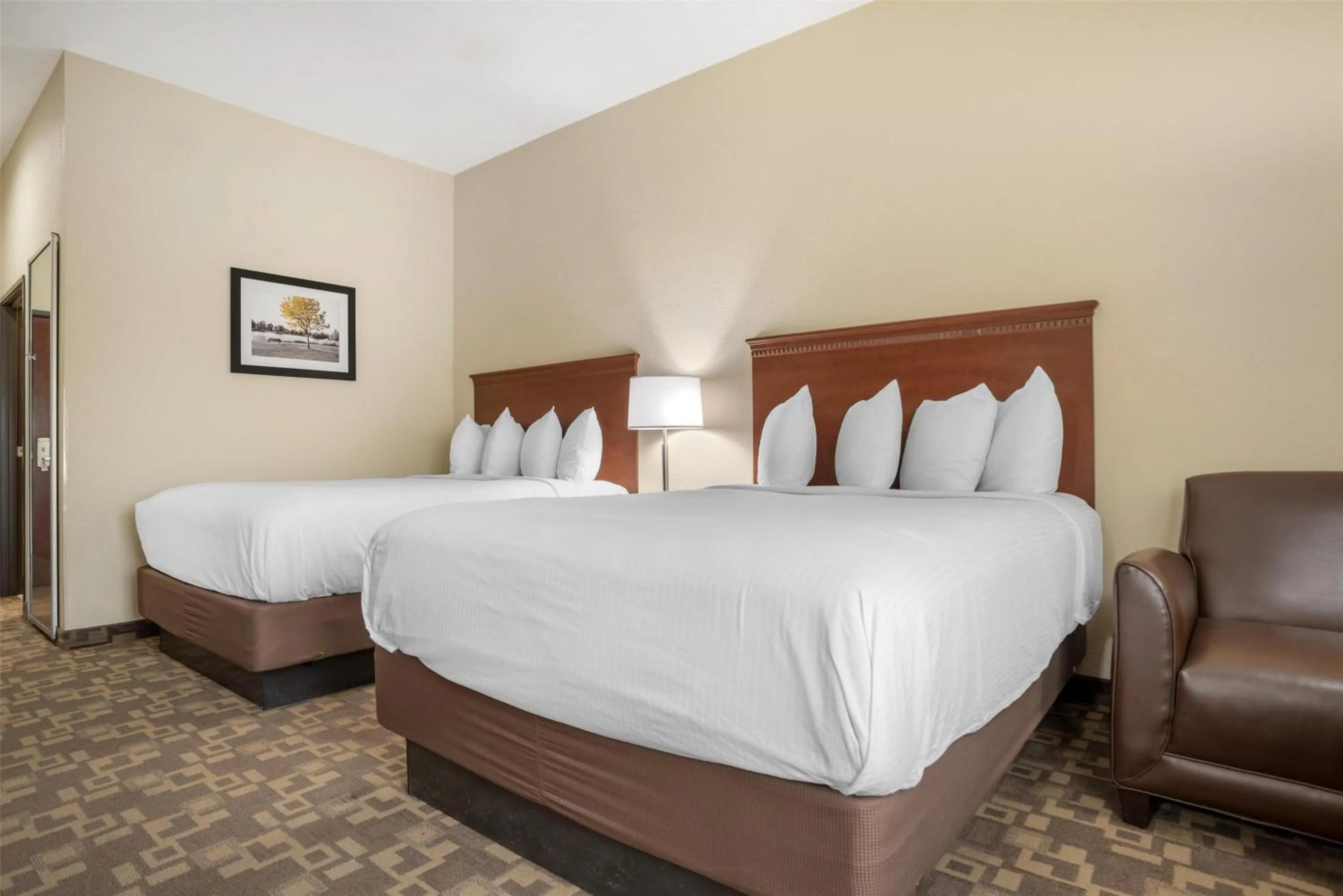 Queen Room with Two Queen Beds - Non-Smoking in Best Western Opp Inn