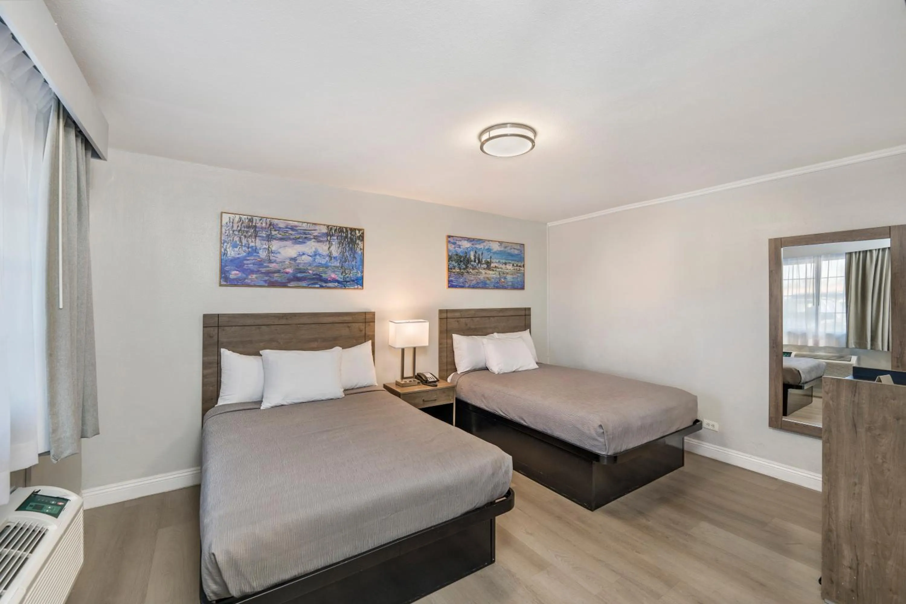 Double Room with Two Doubles Beds - Non-Smoking in Rodeway Inn Stockton Highway 99