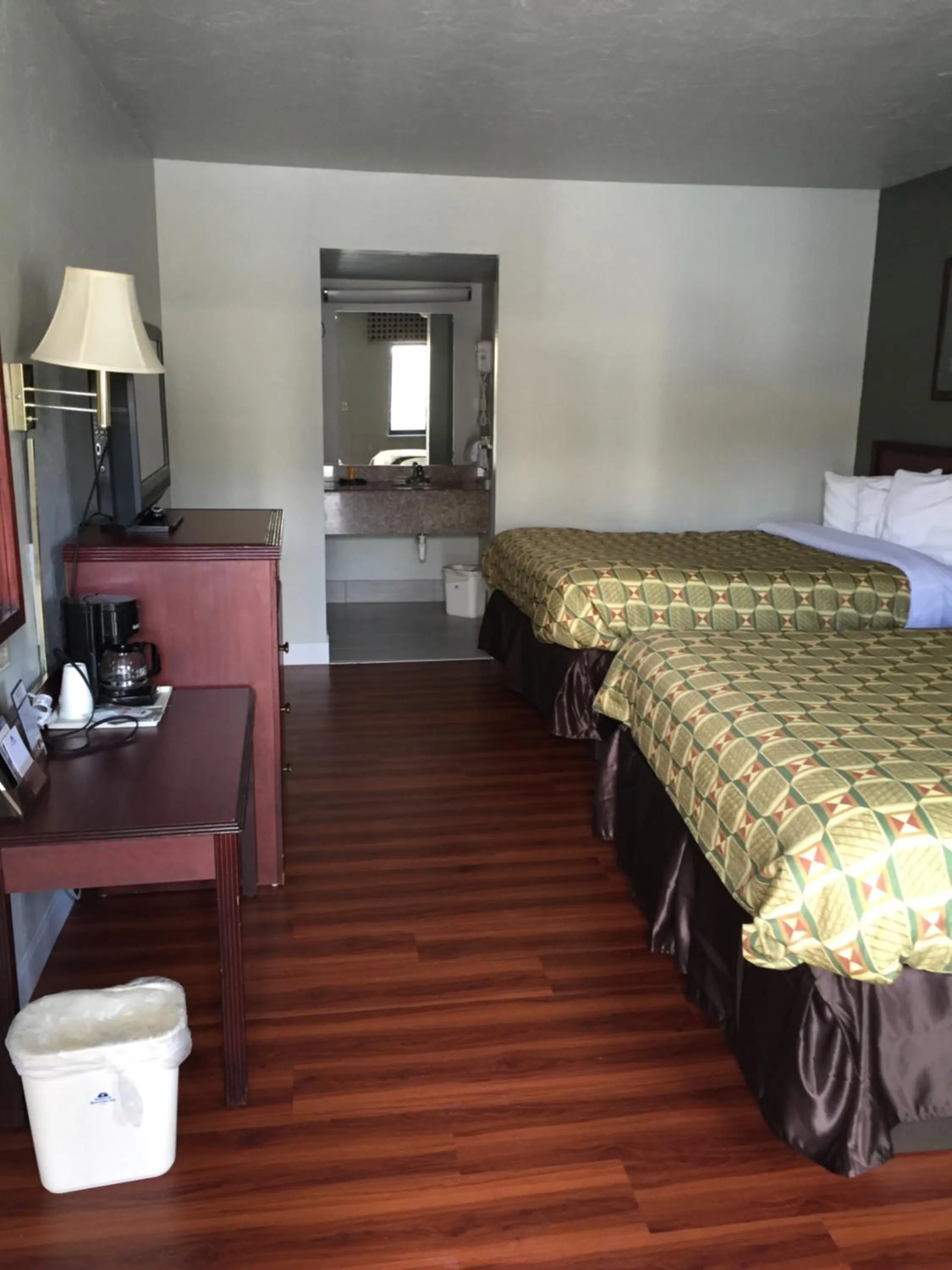 Queen Room with Two Queen Beds - Non-Smoking in Budget Inn-Norman