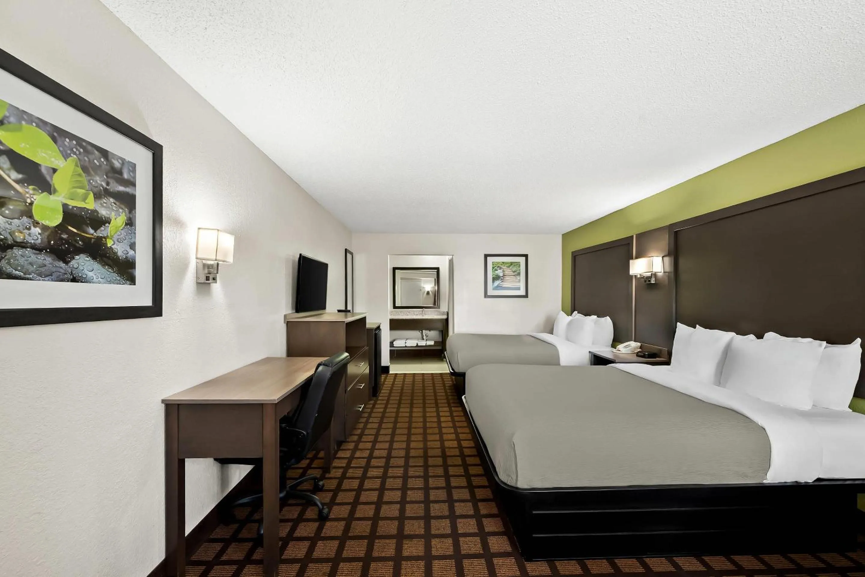 Queen Room with Two Queen Beds - Non-Smoking in Quality Inn Raeford