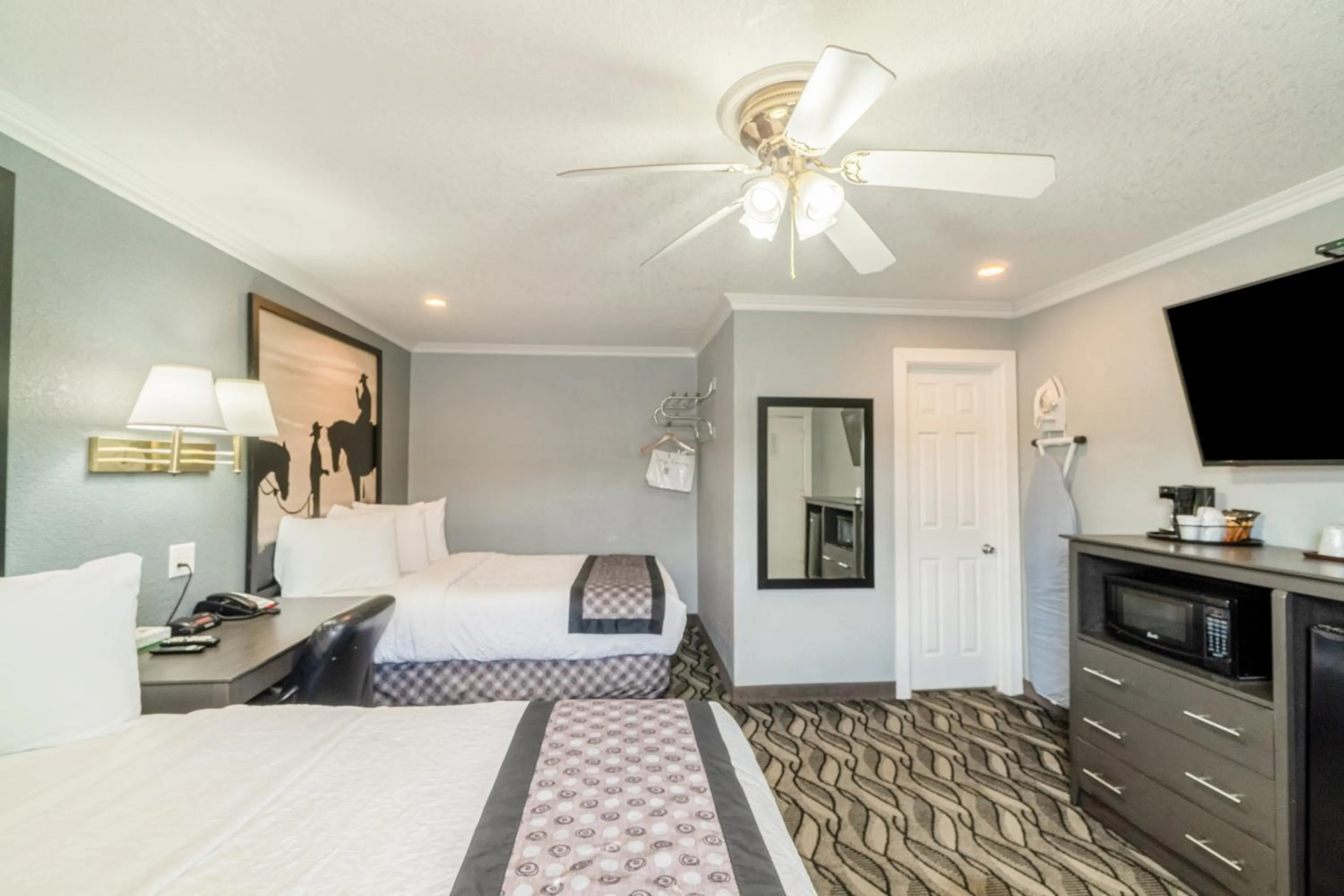 2 Queen Beds Accessible Non-Smoking in Purple Sage By OYO Snyder TX