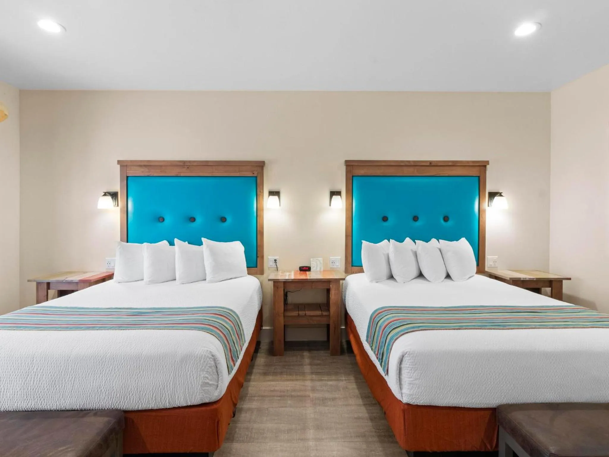 Deluxe Double Room in Bluff Dwellings Resort