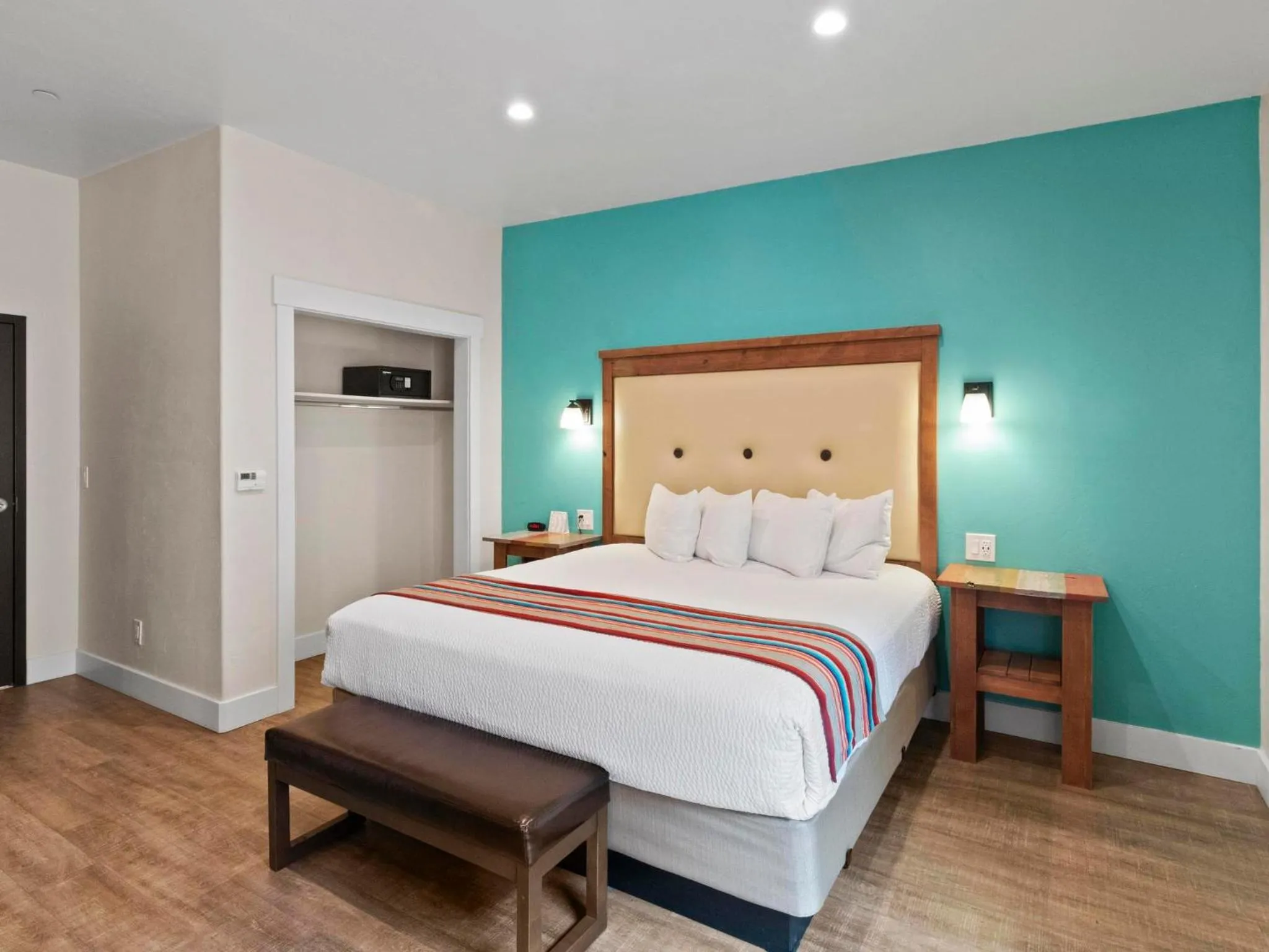 Deluxe Suite in Bluff Dwellings Resort