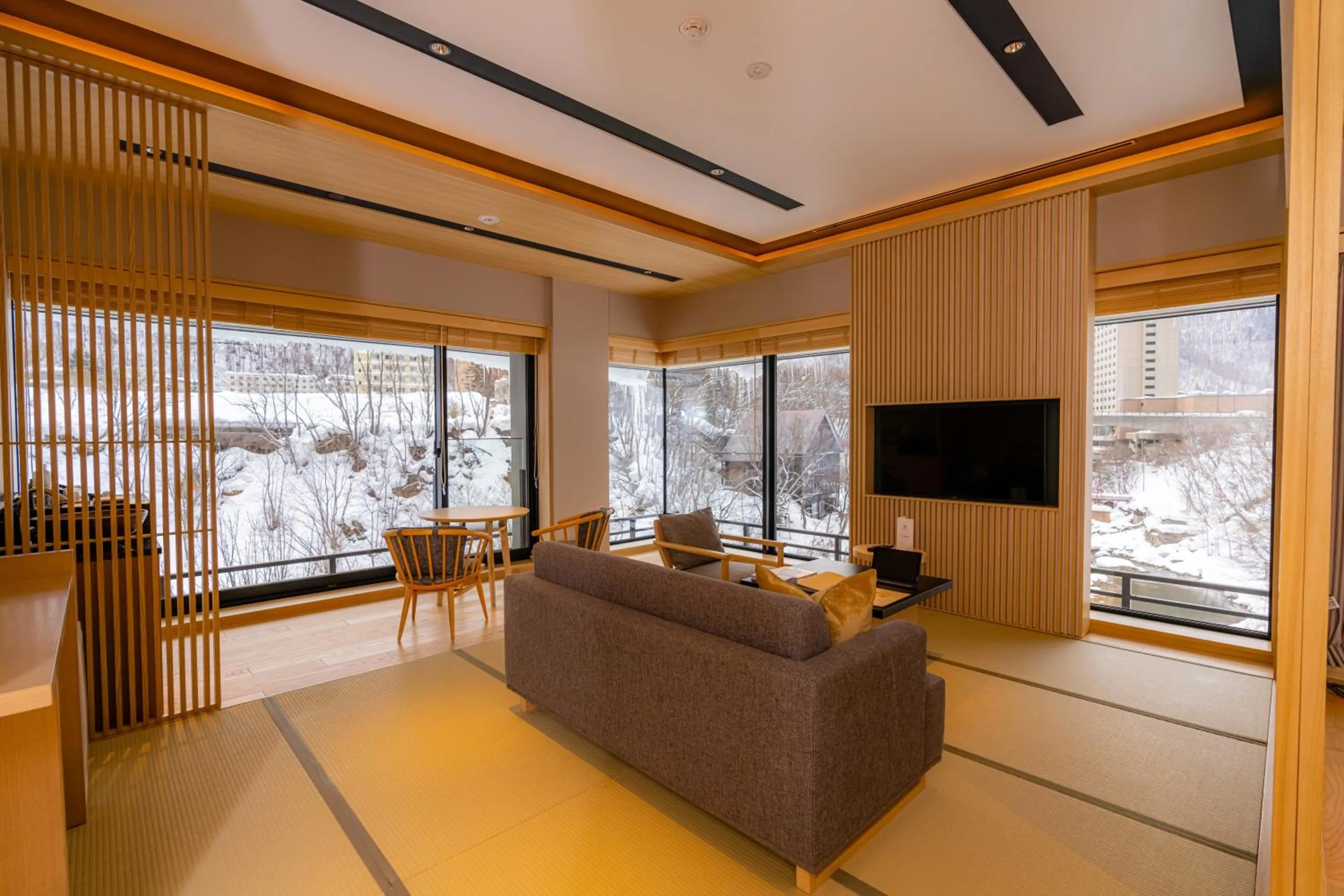 Corner Suite in Chalet Ivy Jozankei