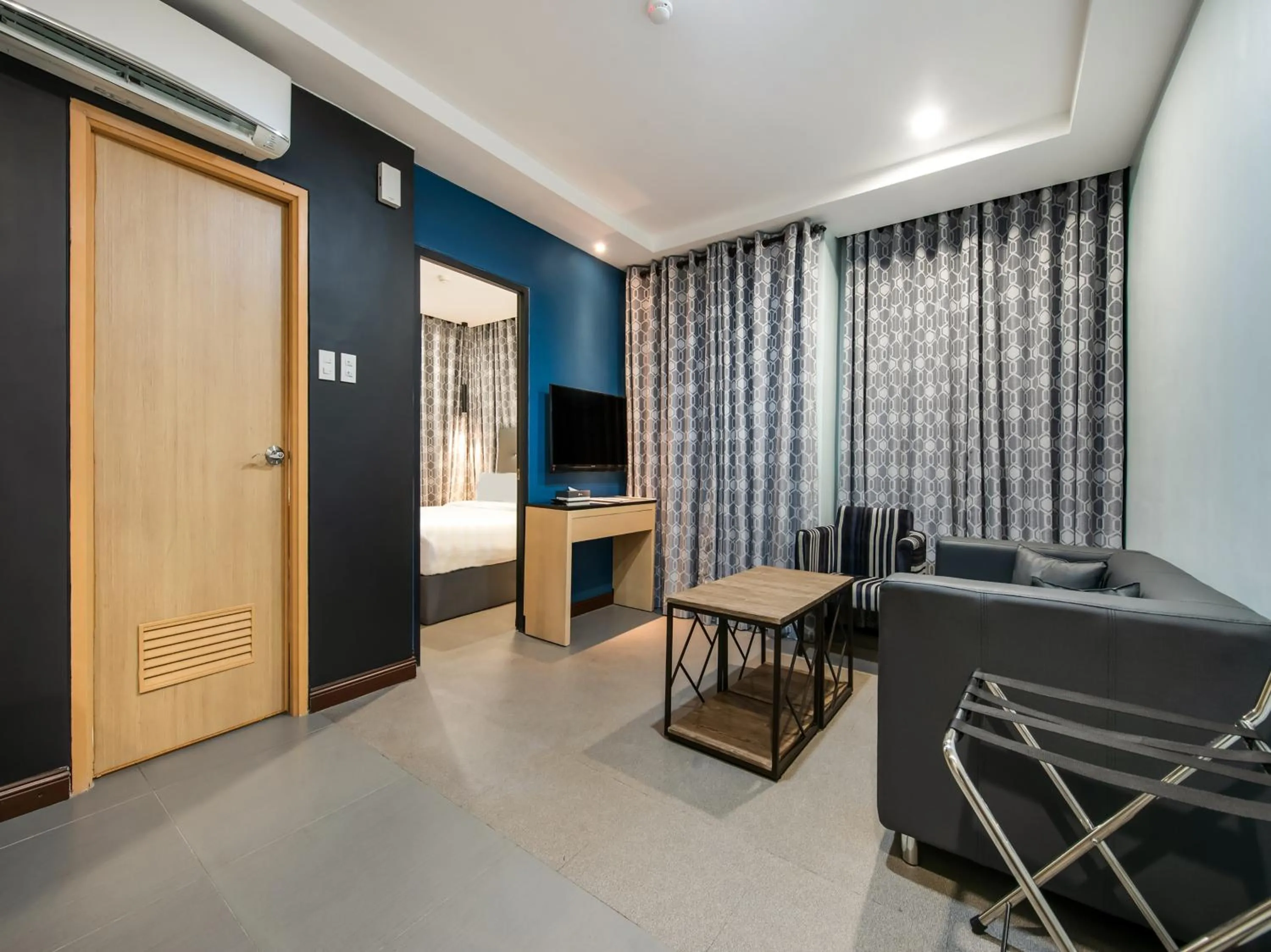 One-Bedroom Suite in Bay Area Suites Manila