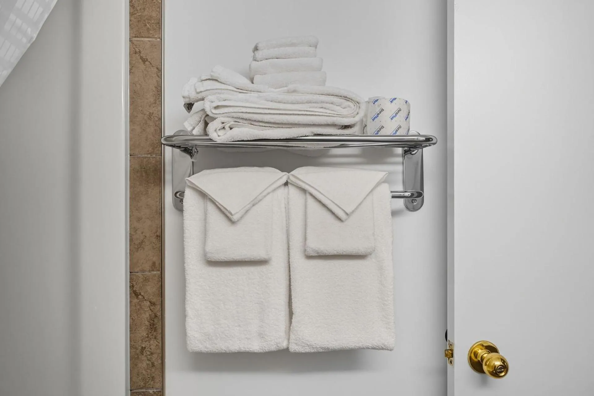 Standard Queen Room with Two Queen Beds in Country Inn & Suites by Radisson, Saskatoon, SK