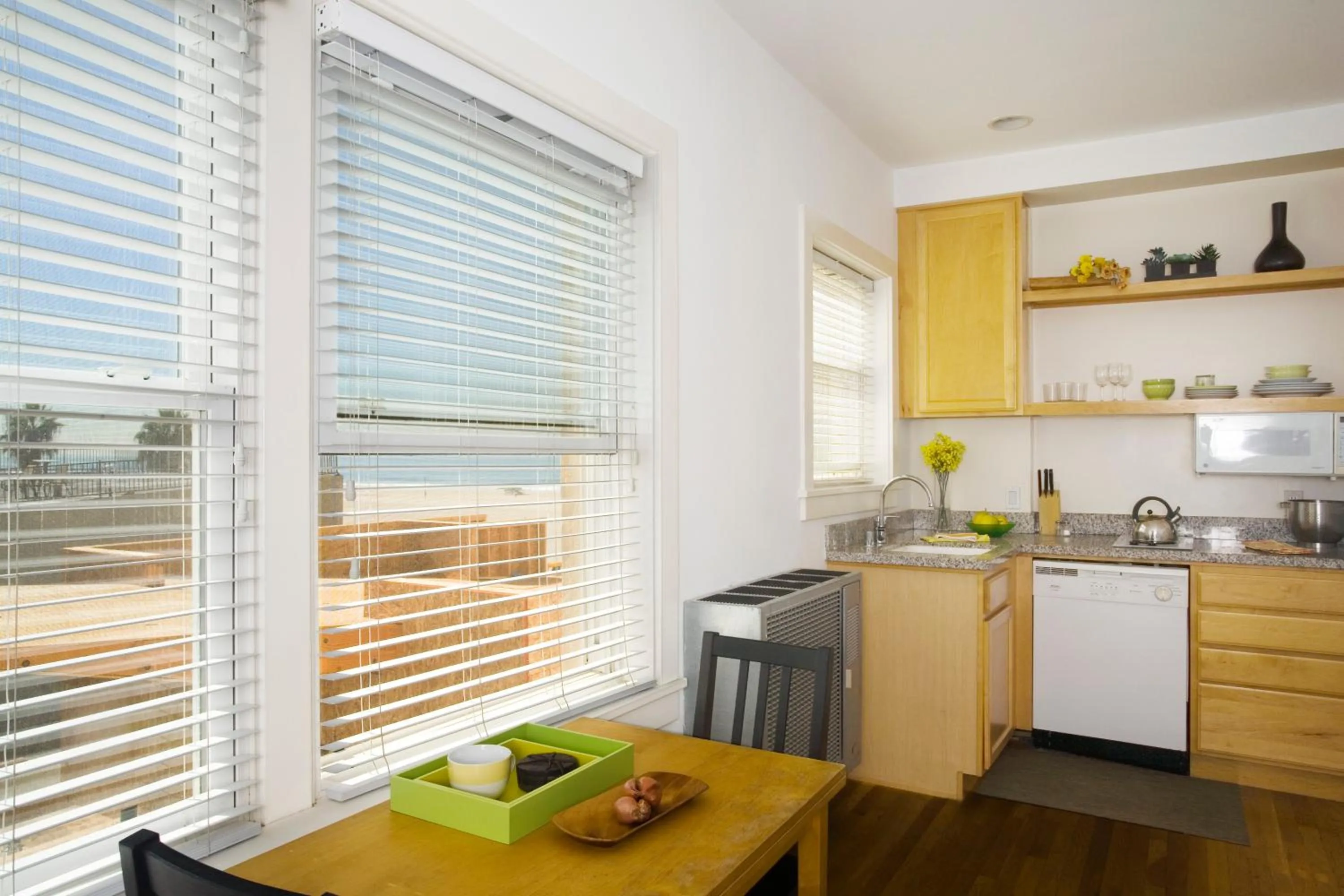 Studio Suite with Partial Ocean View - 1 Queen Bed in Venice Suites