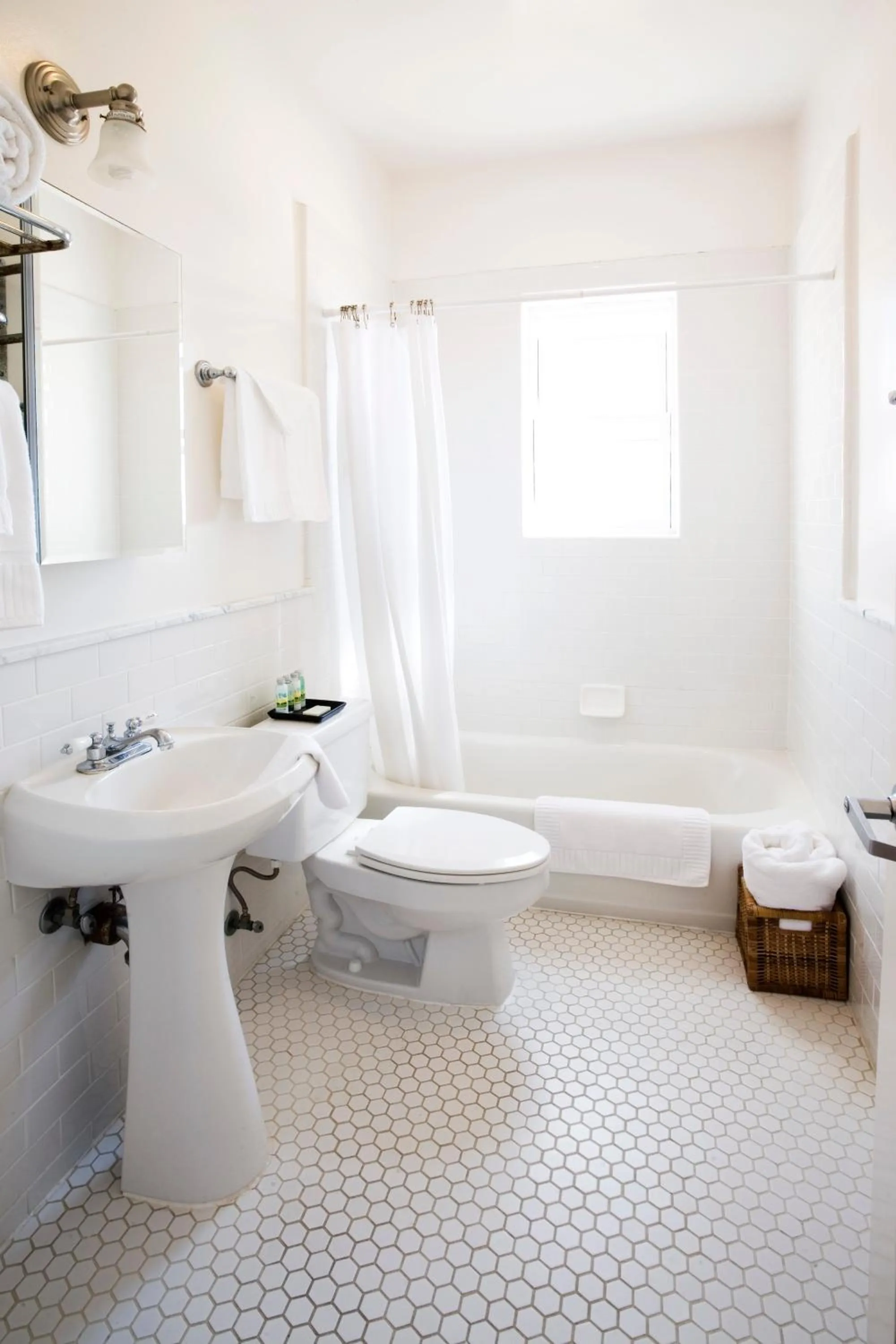 Studio Suite - 1 Queen Bed in Venice Suites