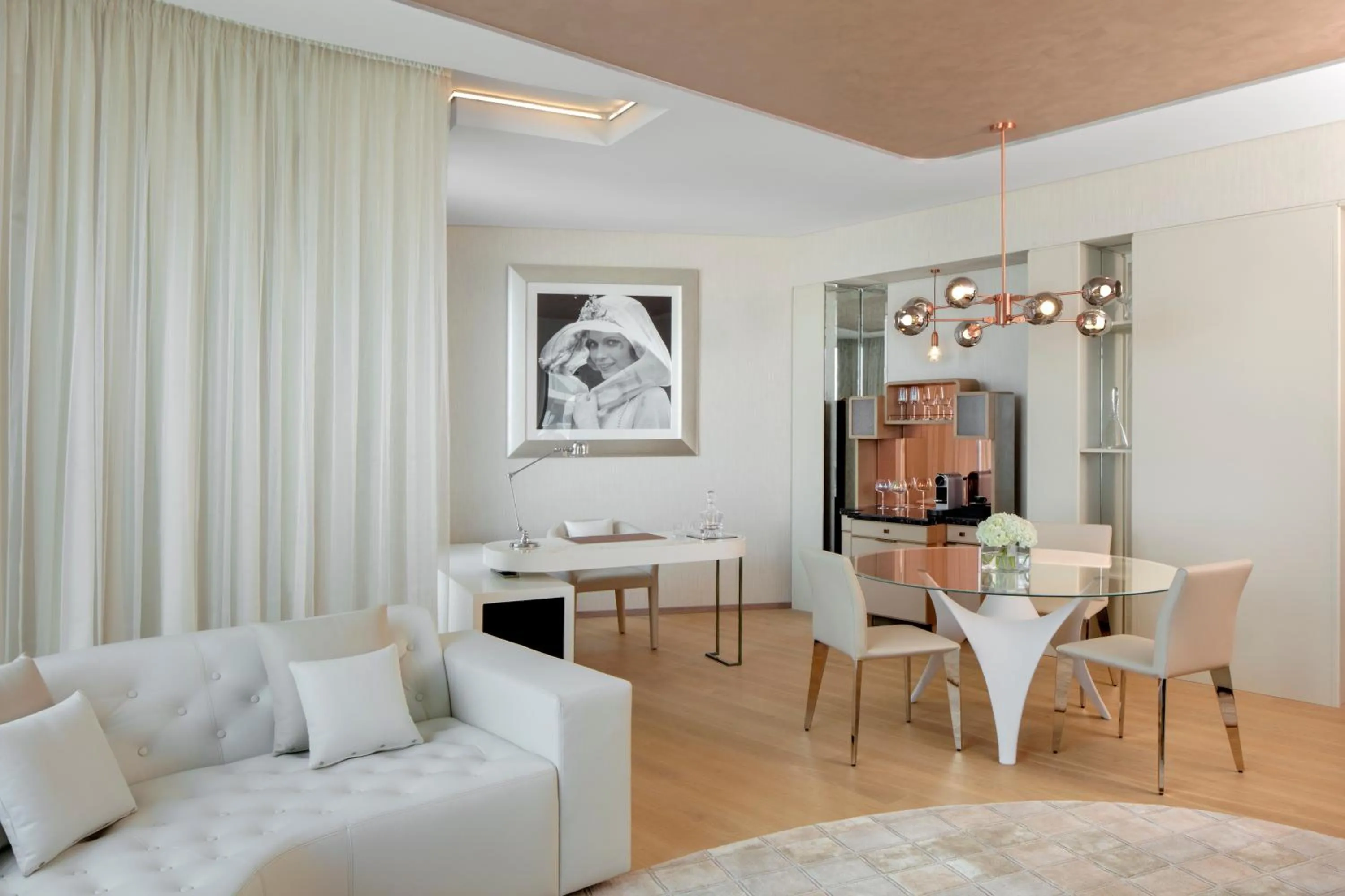 Charleston Suite in Paramount Hotel Dubai