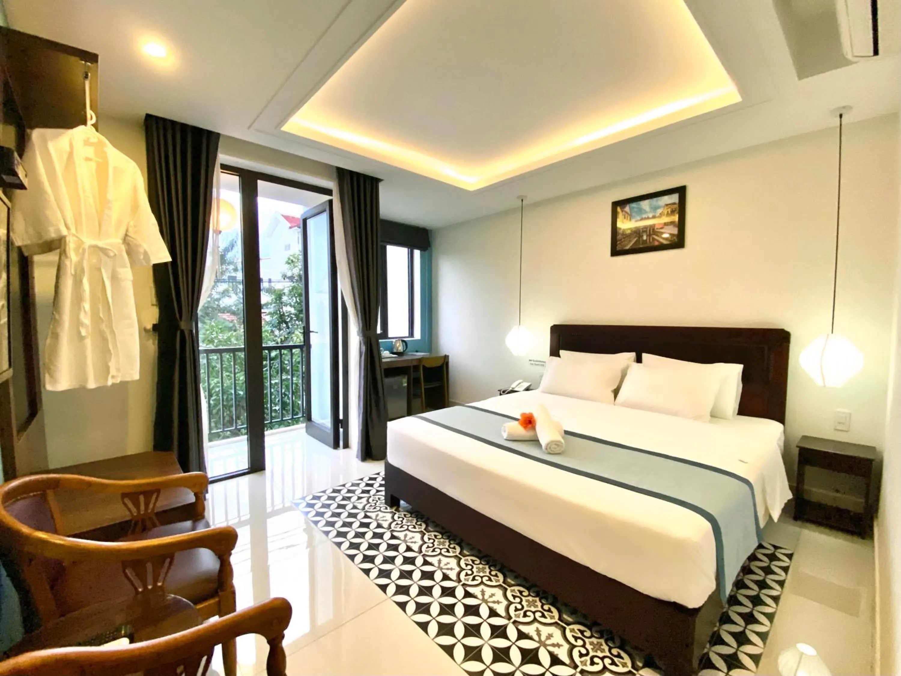 King Room with Pool View in Grand Holiday Hoian Villa