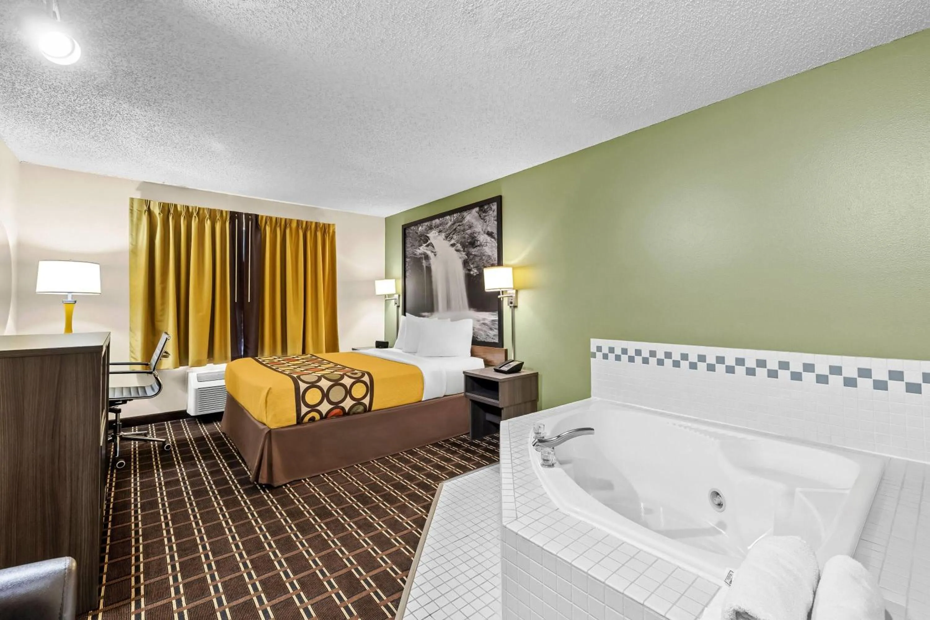 Deluxe Queen Room - Non-Smoking in Super 8 by Wyndham Watertown WI