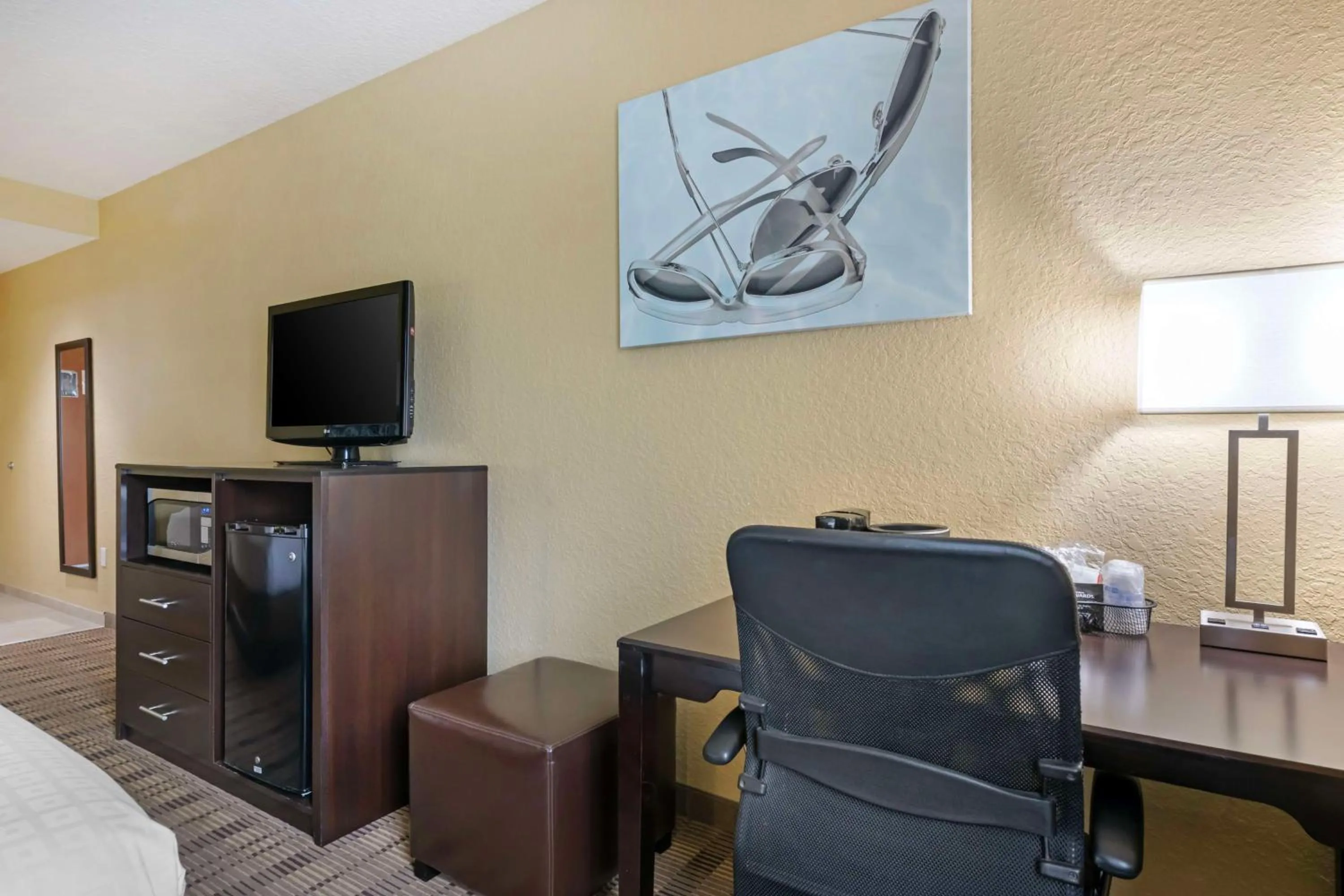 Queen Room with Two Queen Beds - Disability Access in Best Western Edgewater Inn