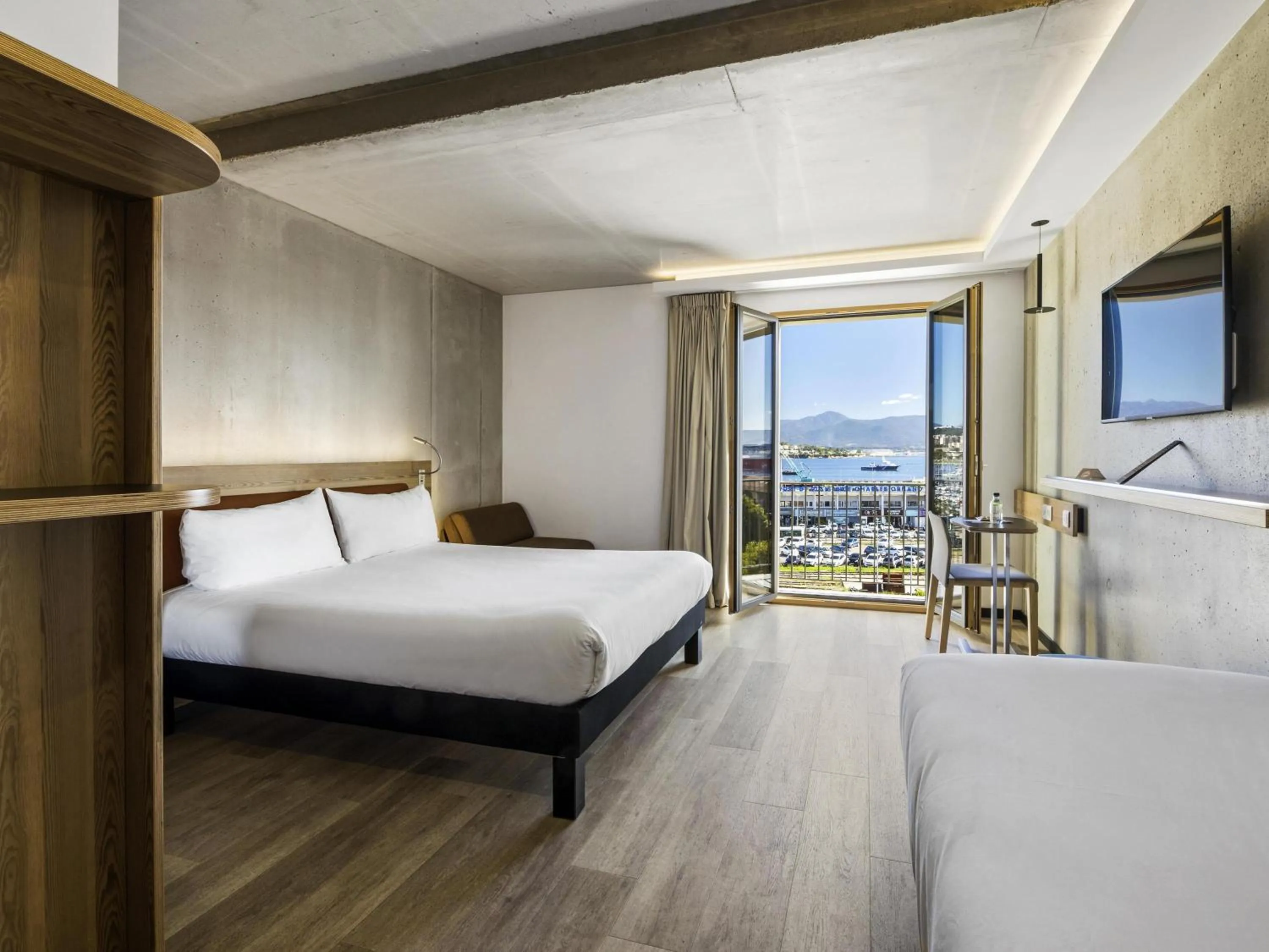 Standard Room with Gulf View in ibis Styles Ajaccio Napoleon