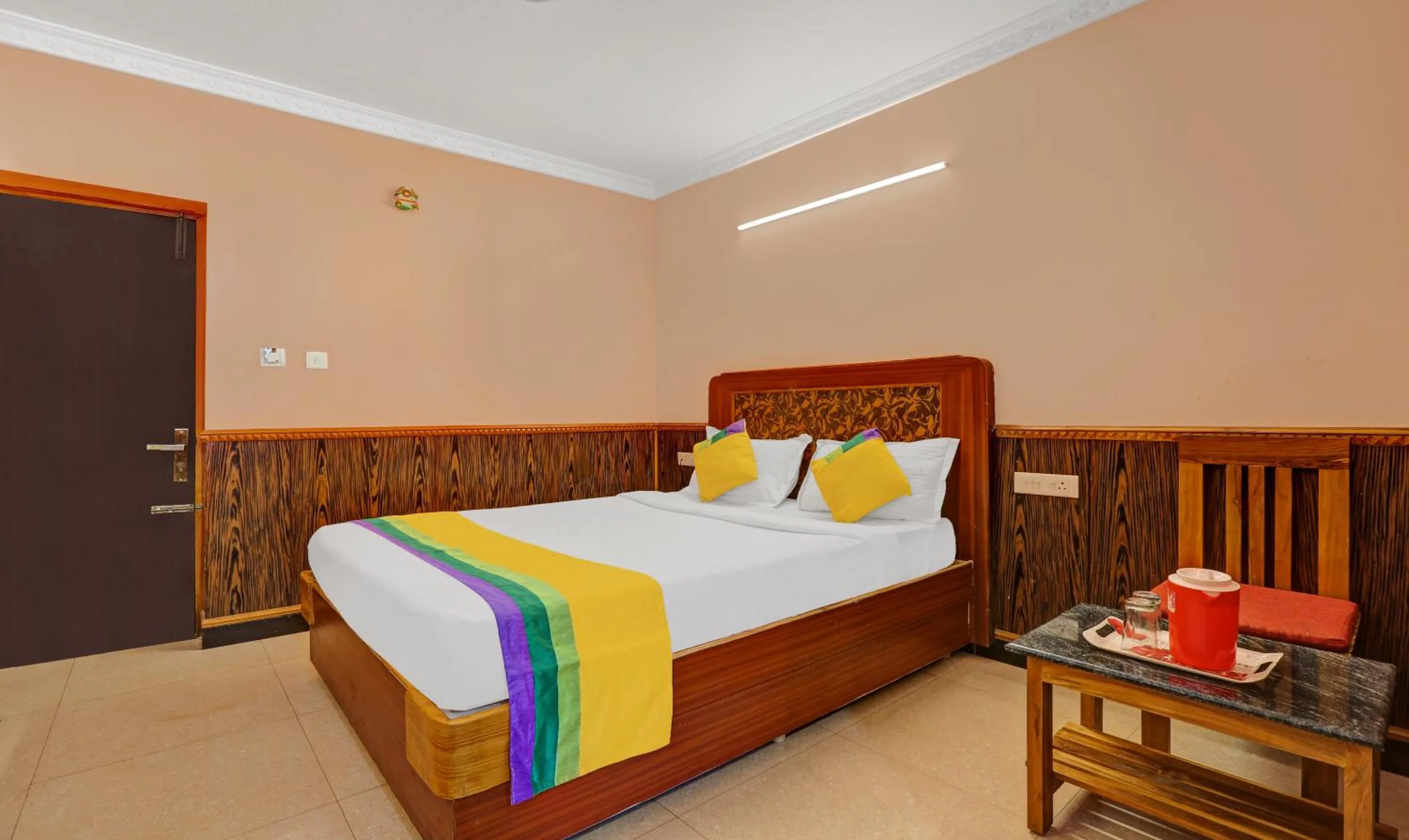 Deluxe Room with Balcony - single occupancy in Itsy Hotels Rain Forest