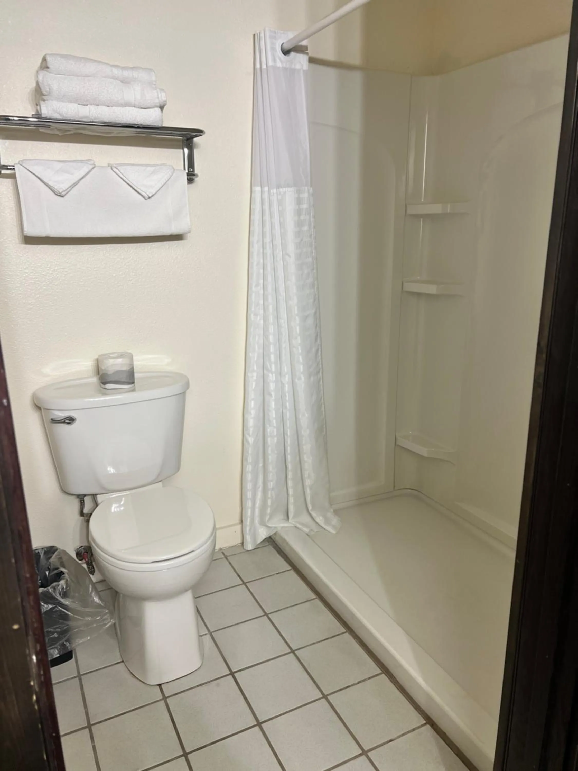 Queen Room - Non-Smoking in Super 8 by Wyndham Nebraska City