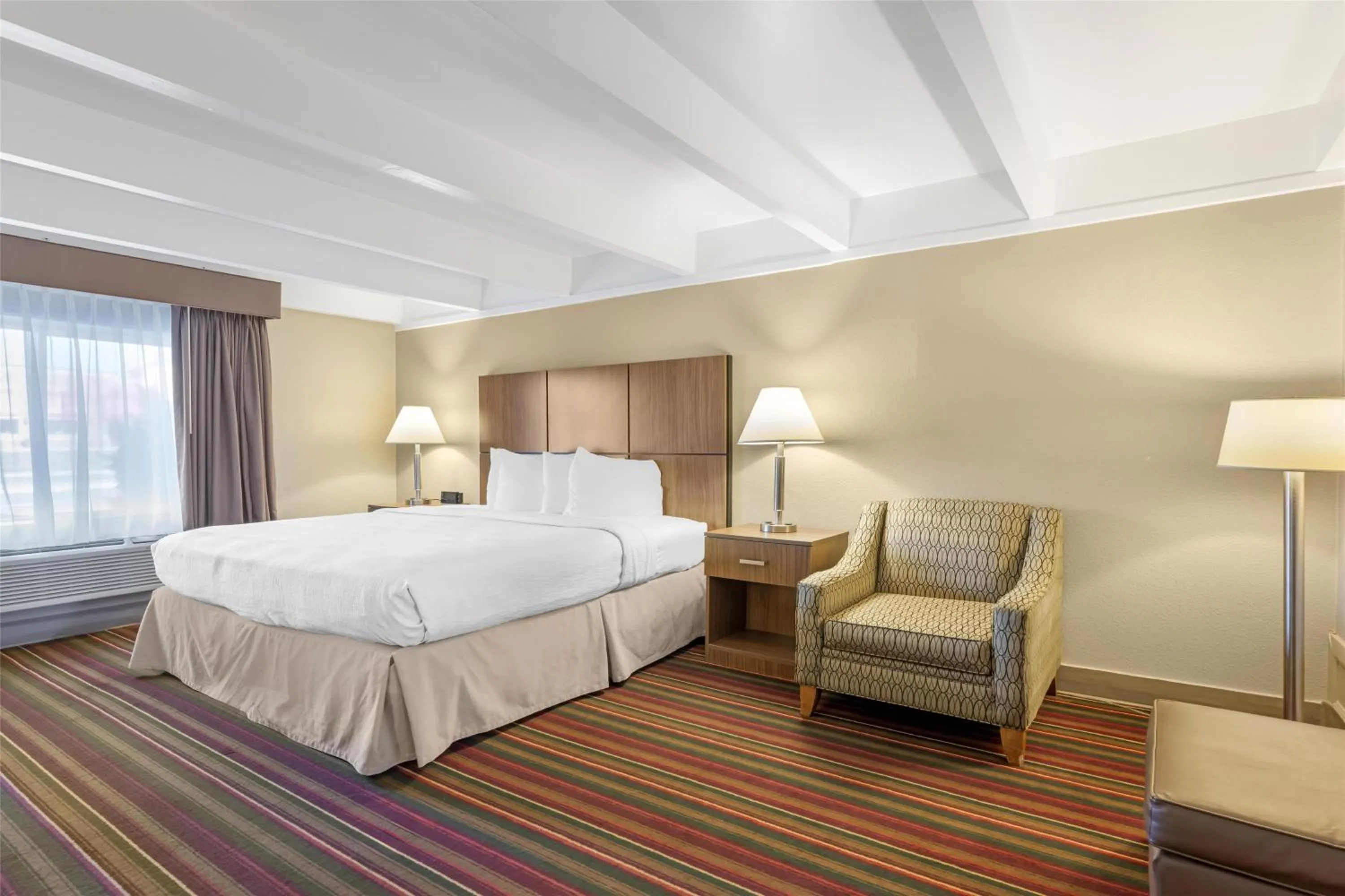 King Room with Roll-in Shower - Disability Access/Non-Smoking in Best Western El Rancho Palacio