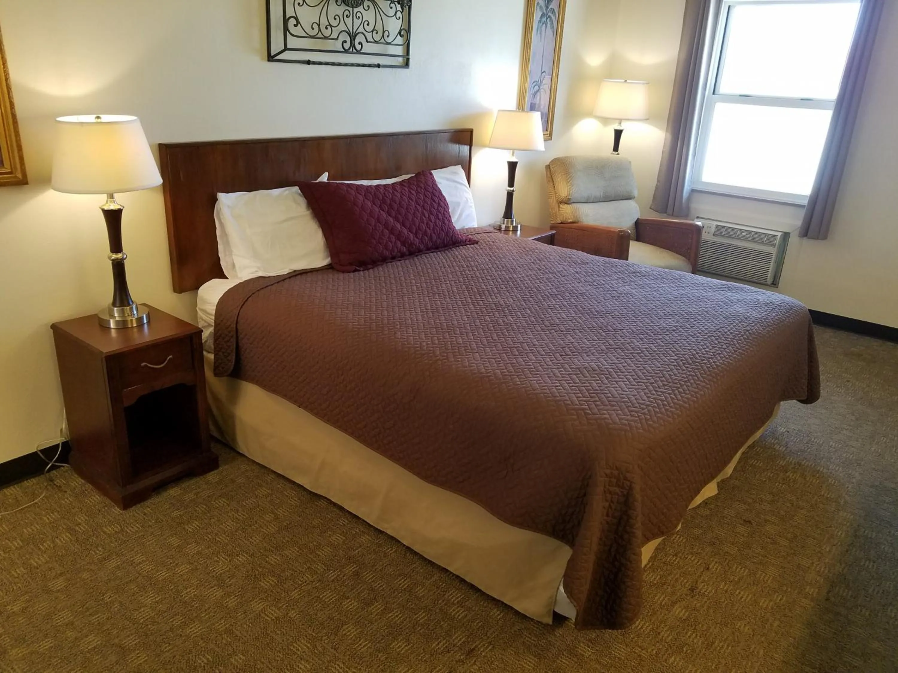 Deluxe King Room in West Plains Motel