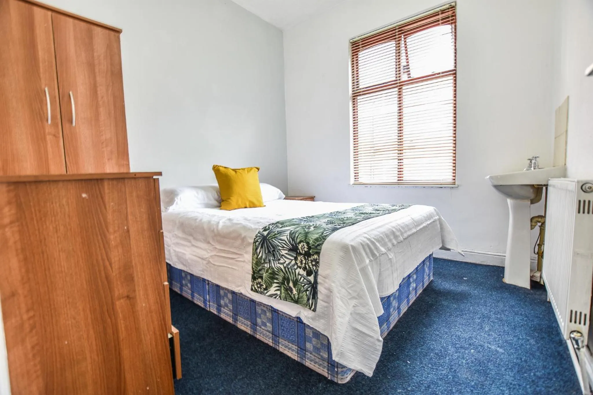 Double Room with Shared Bathroom in Regency GuestHouse Manchester North