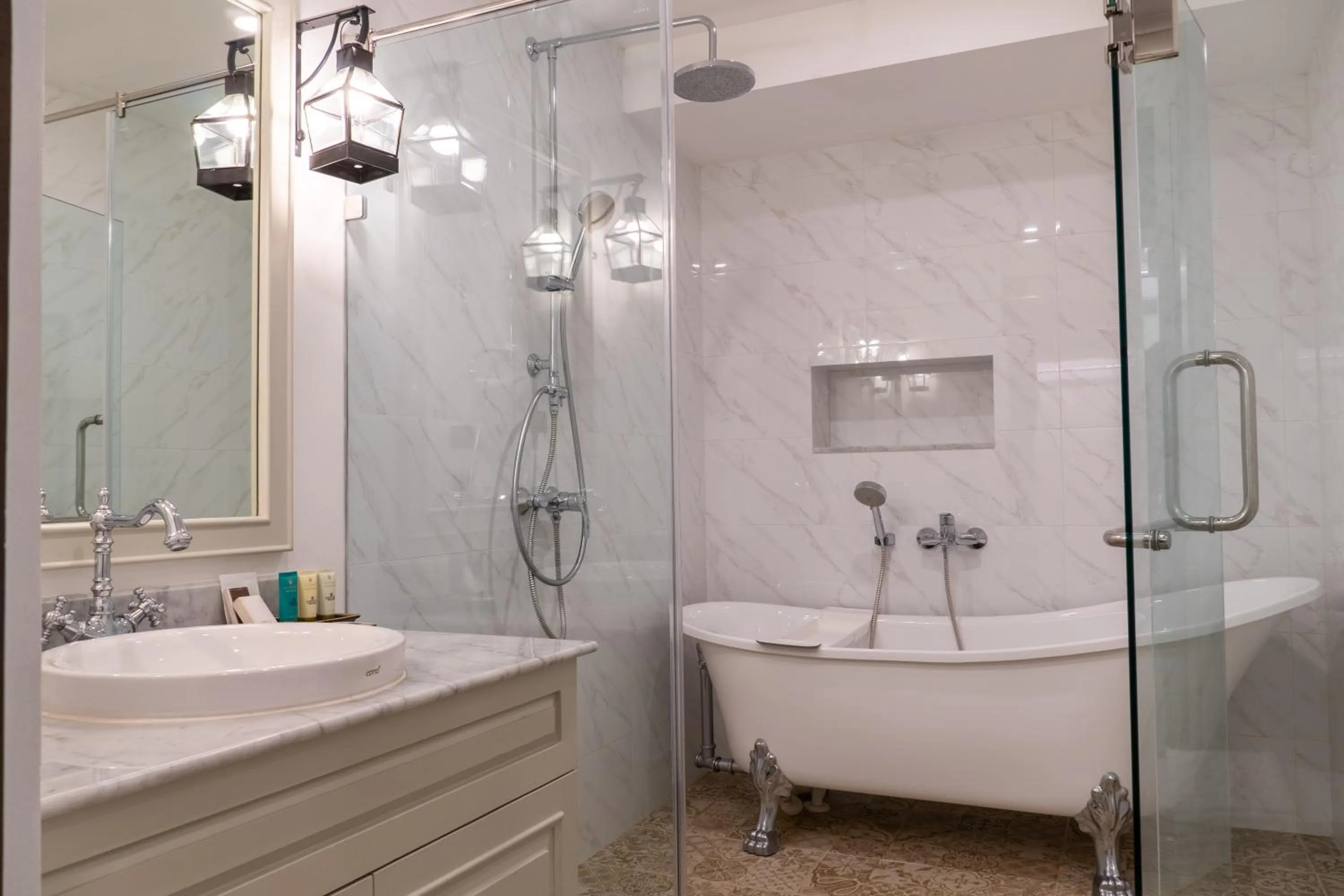 Deluxe Double Room in Rimwiang