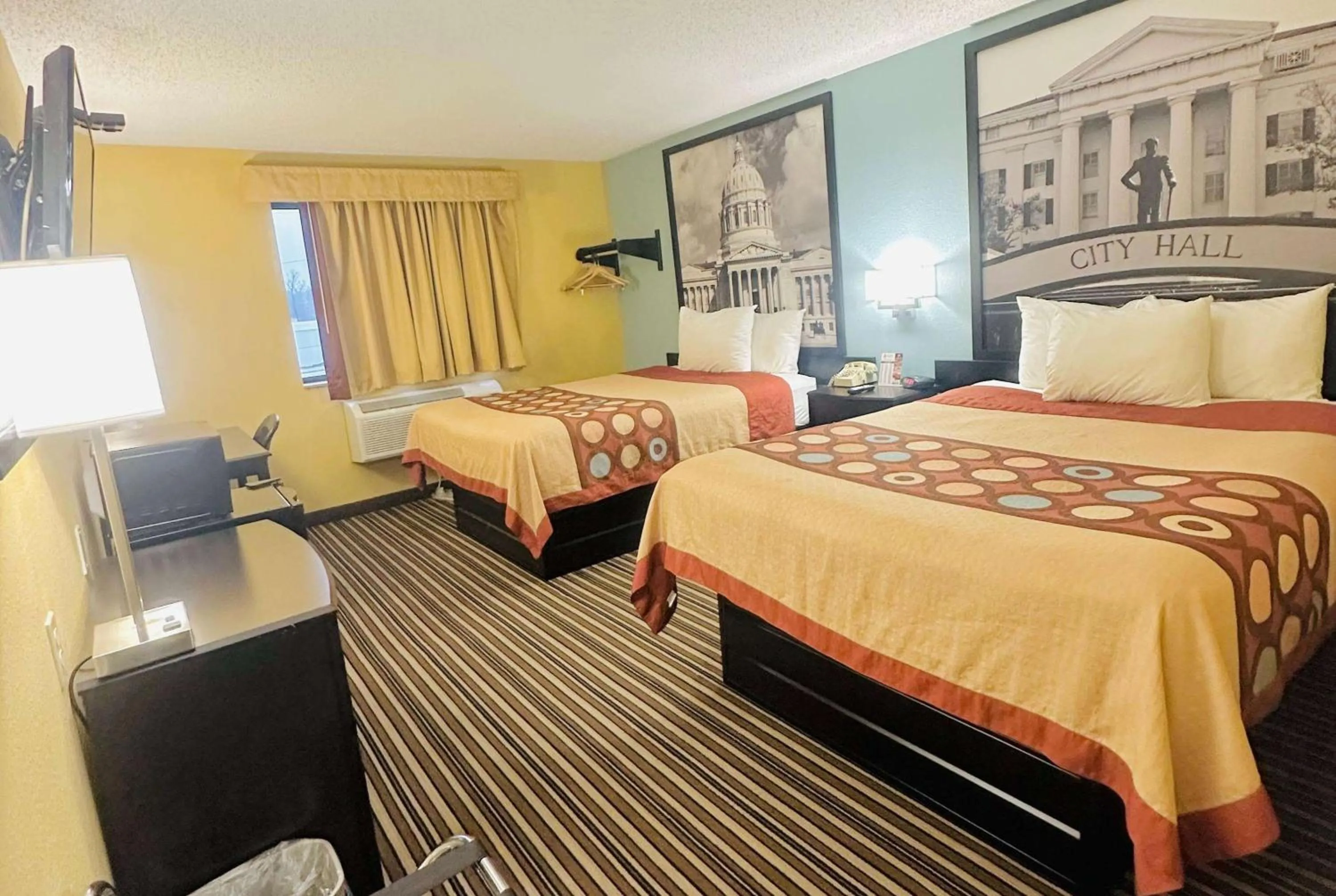 Queen Room with Two Queen Beds - Non-Smoking in Super 8 by Wyndham Warrenton