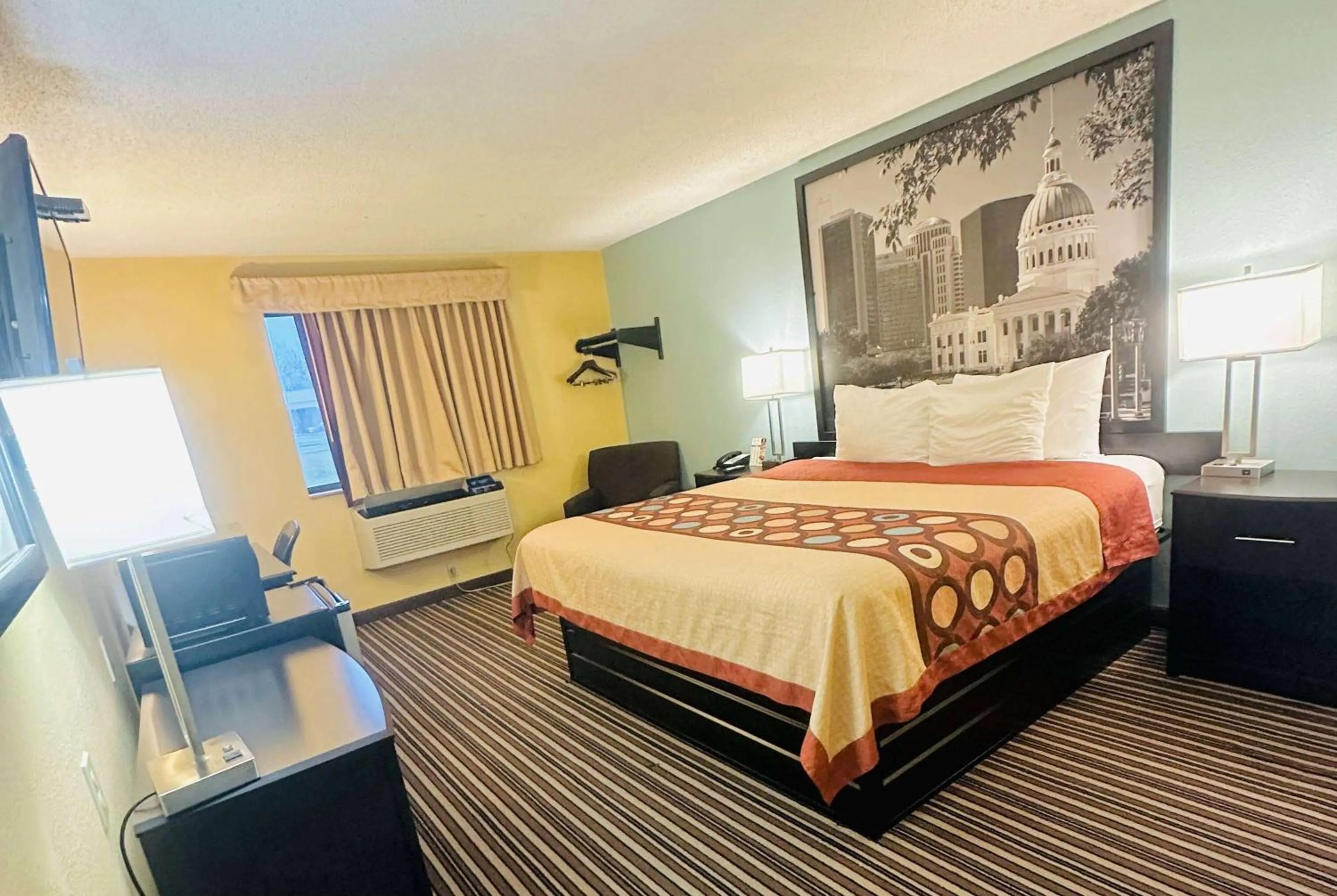 King Room - Disability Access - Non-Smoking in Super 8 by Wyndham Warrenton