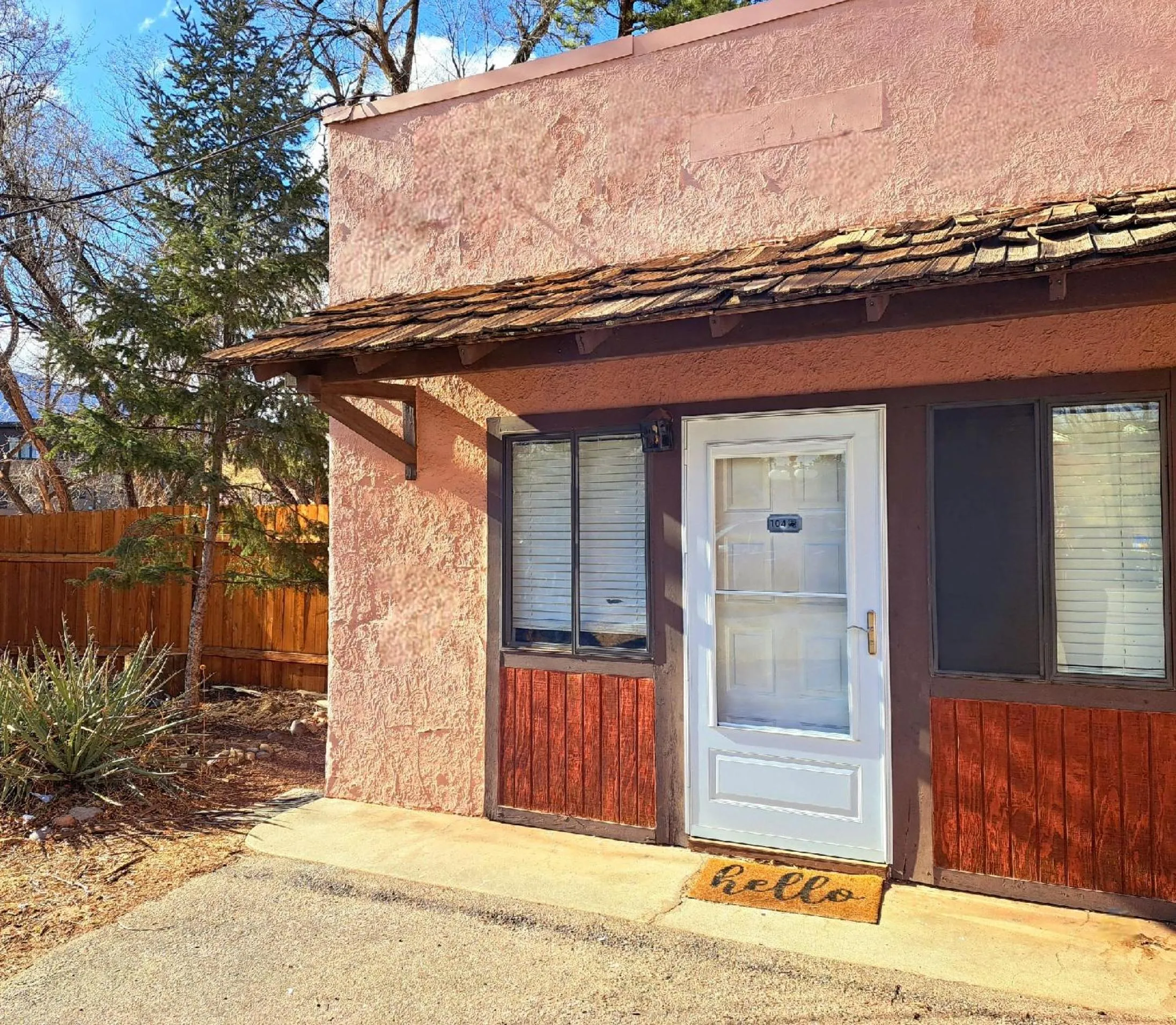 Deluxe Bungalow with Garden View in Buffalo Lodge Bicycle Resort - Amazing access to local trails & the Garden