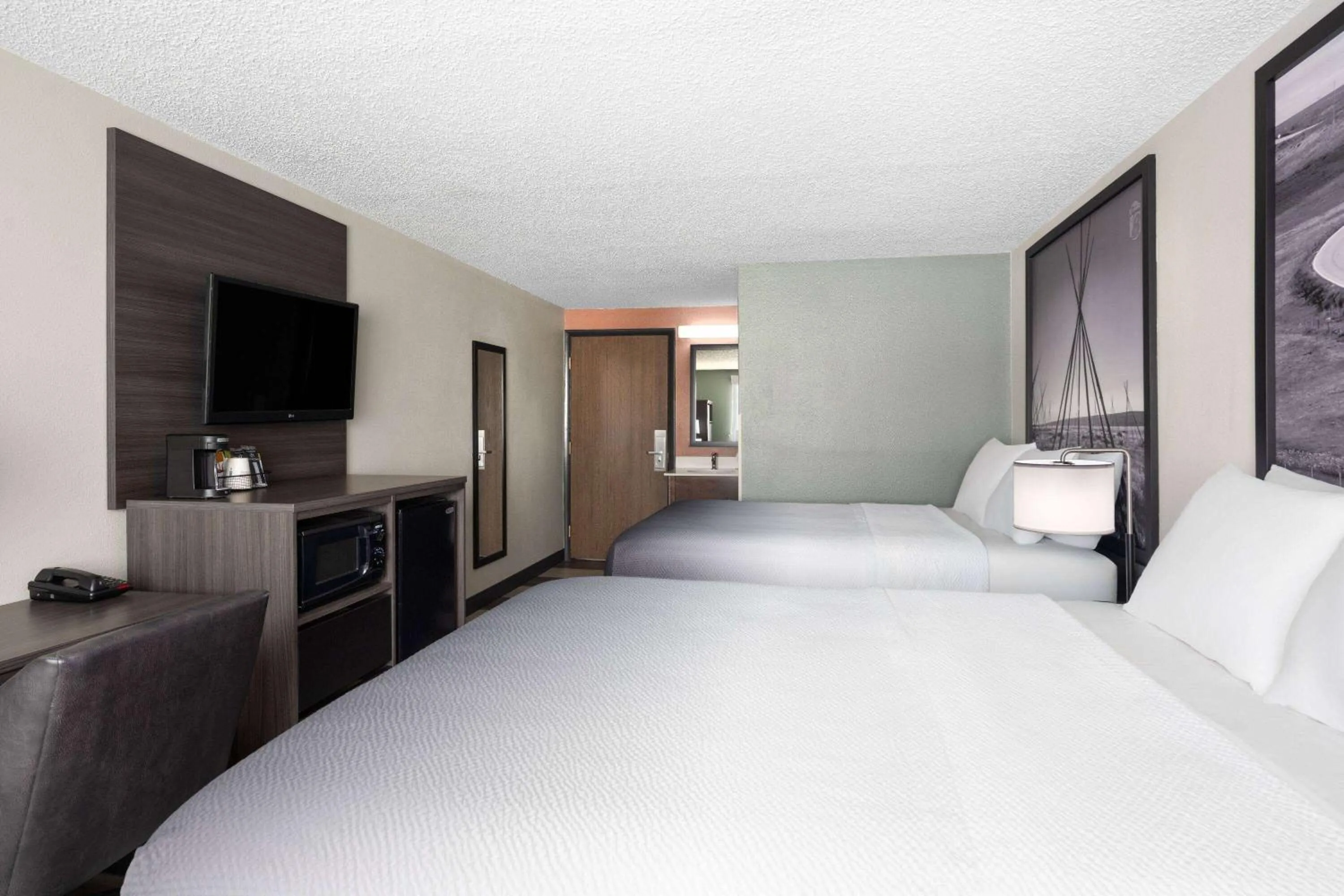 Studio with Two Queen Beds - Non-Smoking in Super 8 by Wyndham Conrad