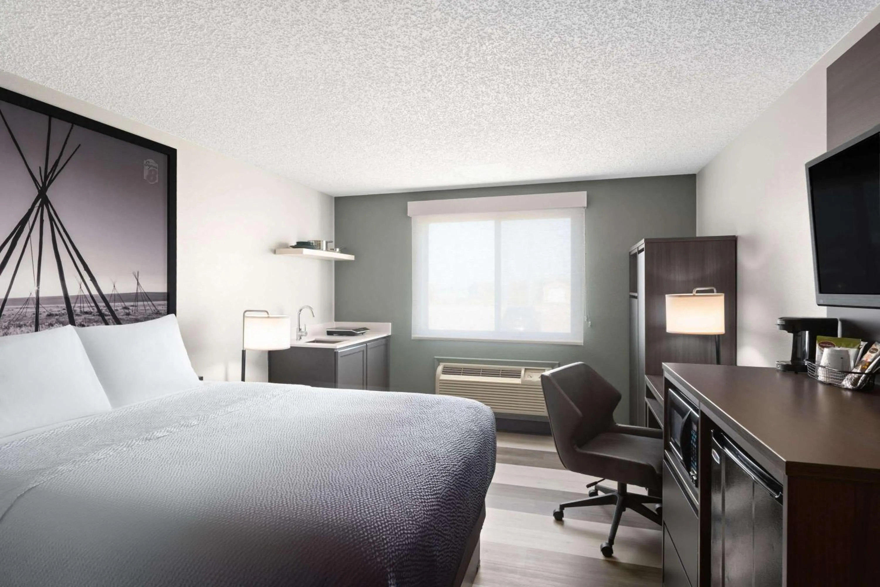 Queen Room with Kitchenette - Non-Smoking in Super 8 by Wyndham Conrad