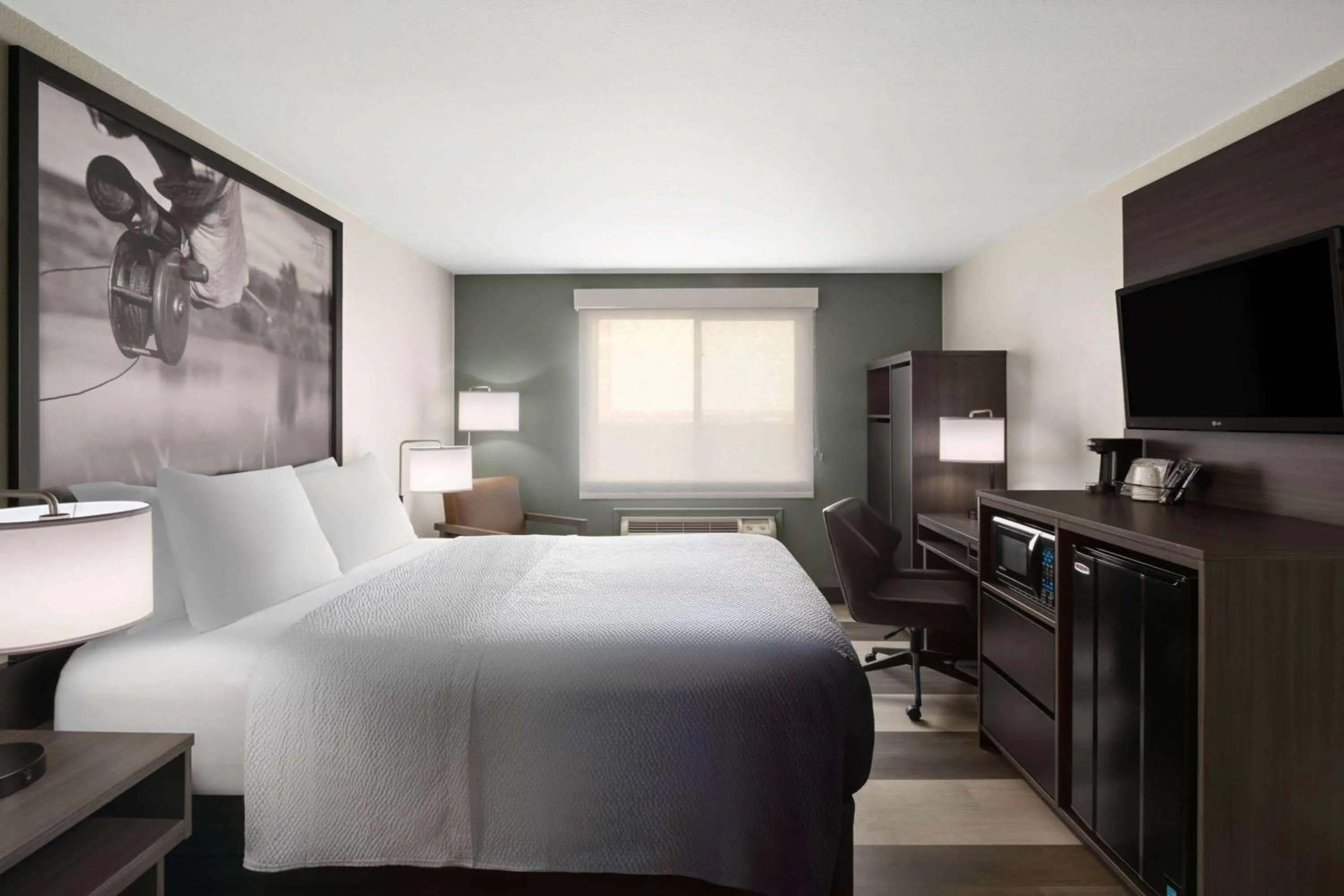 Queen Room - Mobility Access/Non-Smoking in Super 8 by Wyndham Conrad