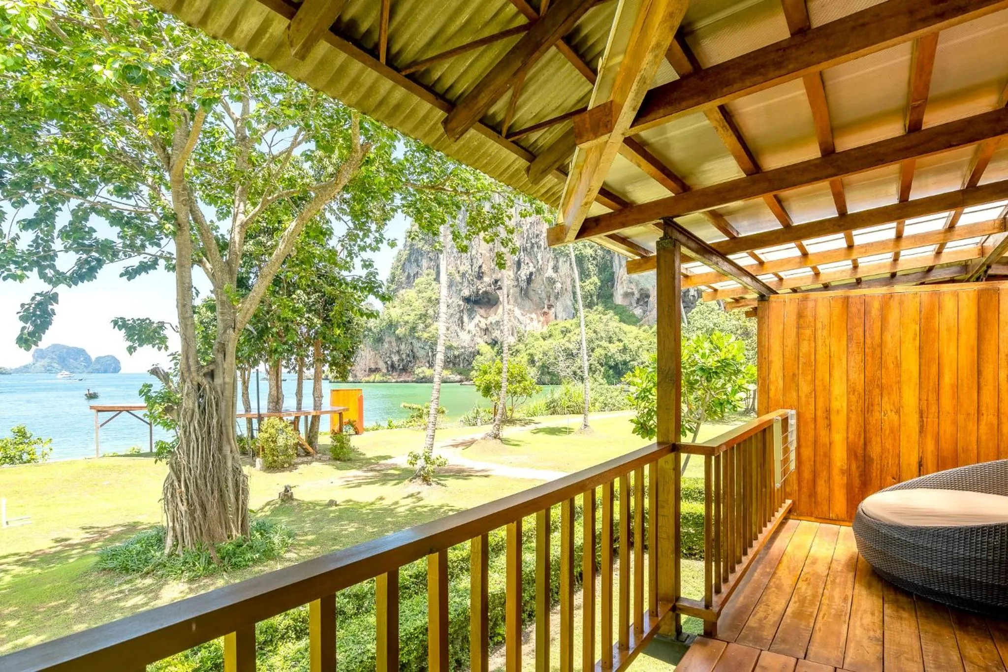 Beachfront Terrace Villas King in Tinidee Hideaway Tonsai Beach Krabi