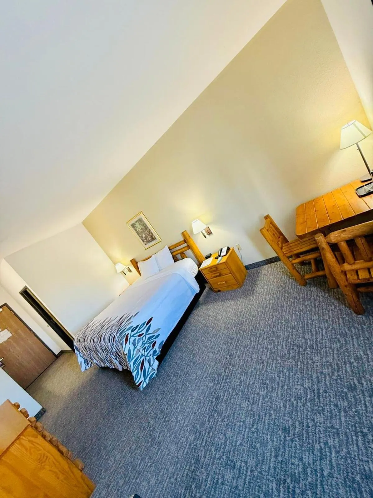 King Room - Disability Access/Non-Smoking in Knights Inn New Florence